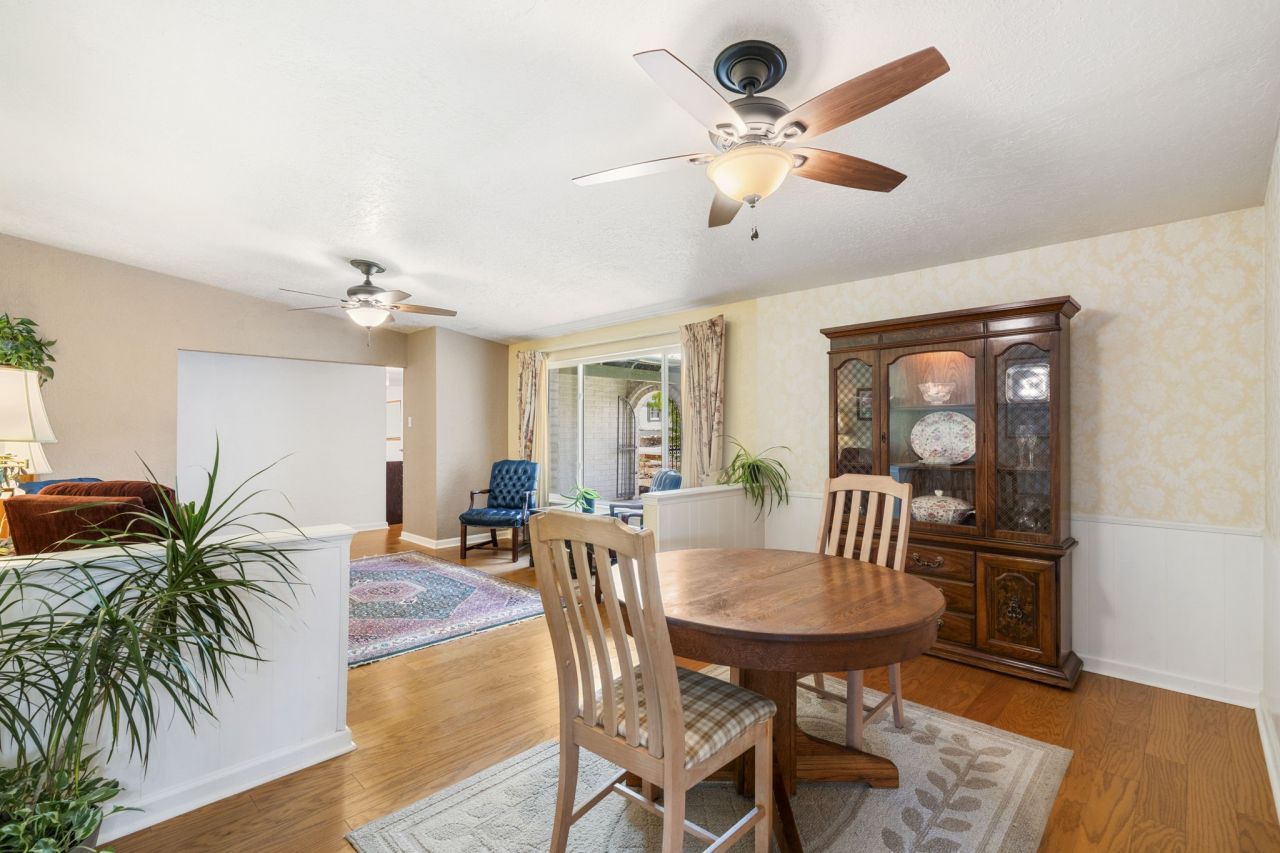 White Rock, New Mexico, 87547, United States, 4 Bedrooms Bedrooms, ,3 BathroomsBathrooms,Residential,For Sale,1906600