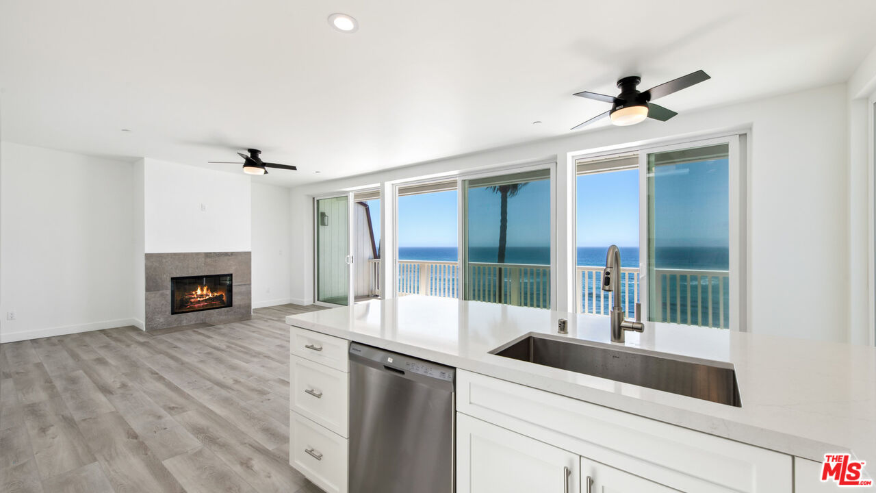 Malibu, California, 90265, United States, 2 Bedrooms Bedrooms, ,1 BathroomBathrooms,Residential,For Sale,1895662