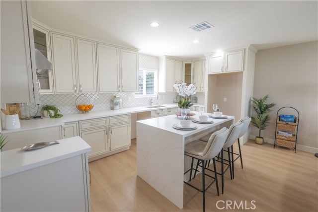 Compton, California, 90220, United States, 6 Bedrooms Bedrooms, ,5 BathroomsBathrooms,Residential,For Sale,2048011