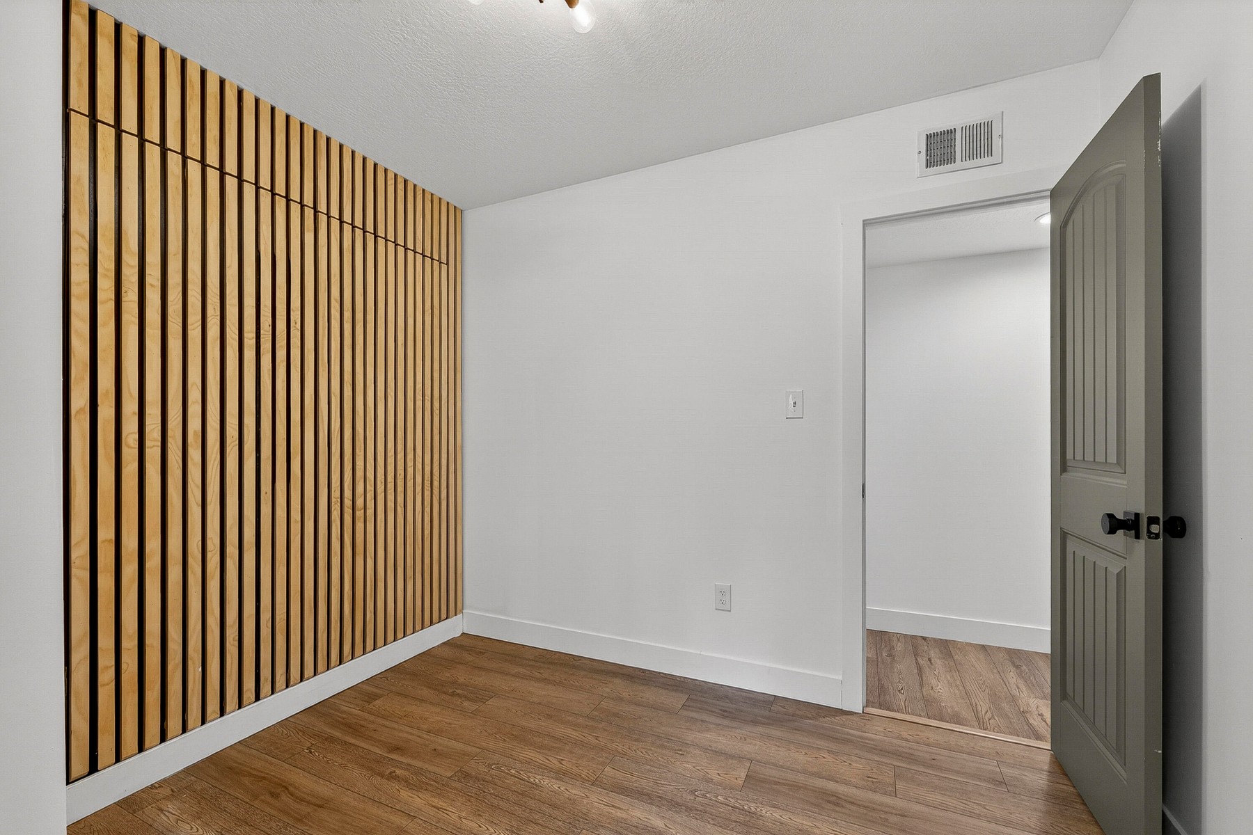  530 N Charles Road ¦Flagstaff, AZ - 物件實景
