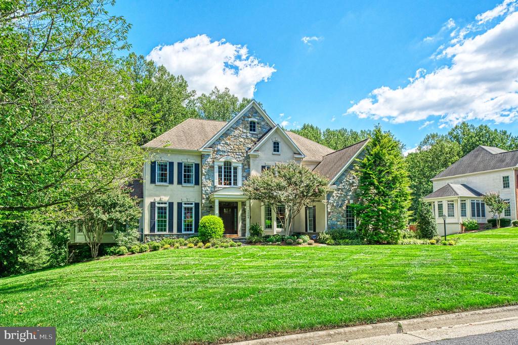 Vienna, Virginia, 22182, United States, 5 Bedrooms Bedrooms, ,6 BathroomsBathrooms,Residential,For Sale,1943879