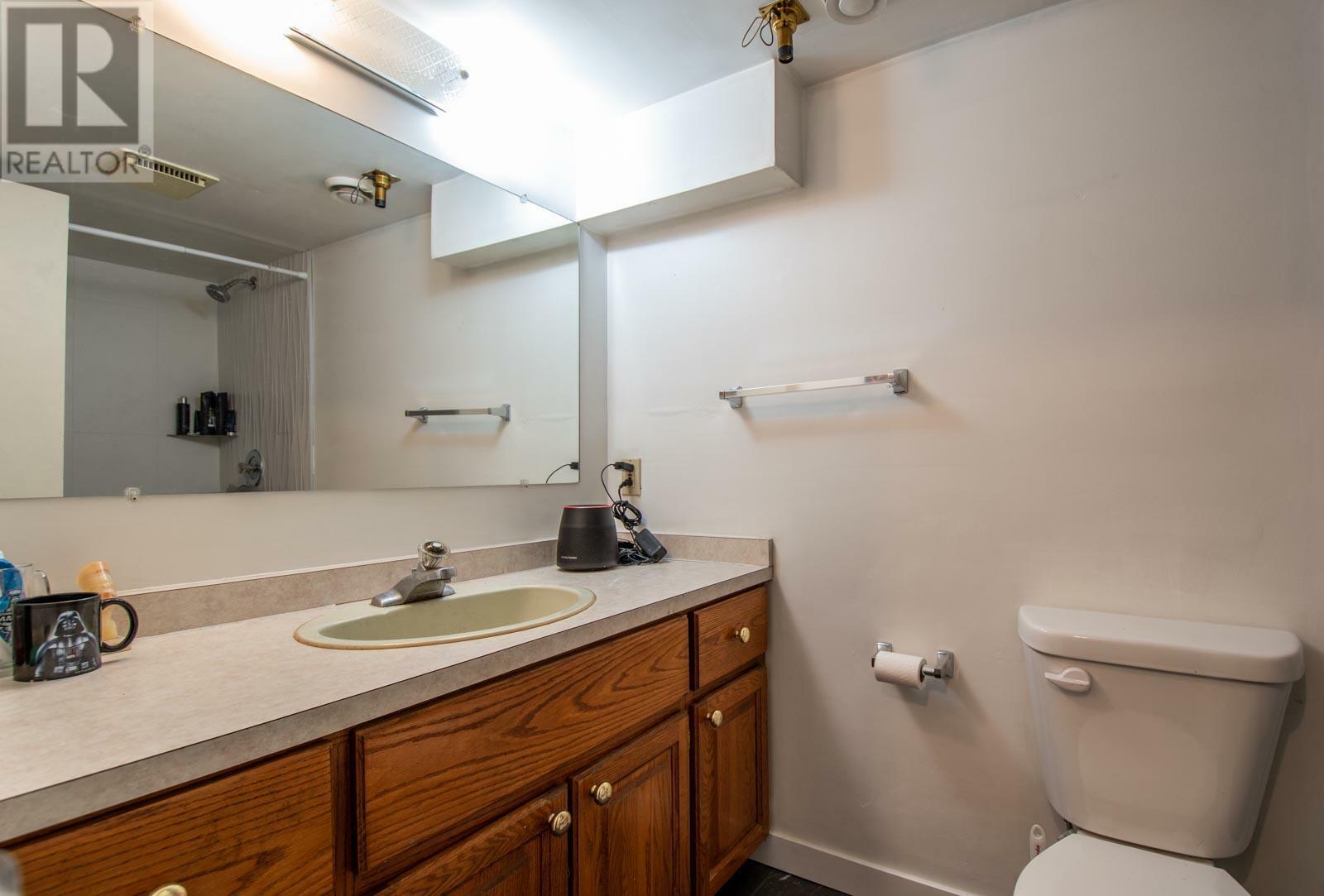 SPALLUMCHEEN, British Columbia, V4Y 0S8, CA, 6 Bedrooms Bedrooms, ,2 BathroomsBathrooms,Residential,For Sale,1838757