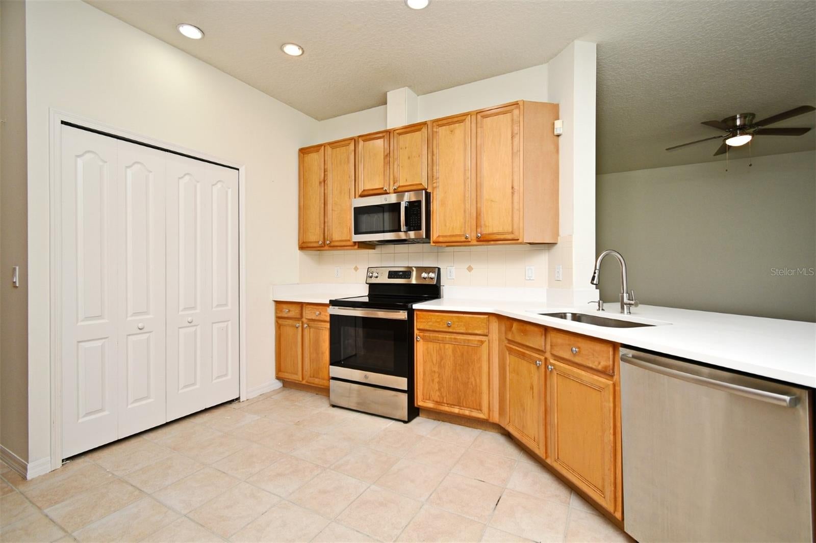 ORLANDO, Florida, 32836, United States, 4 Bedrooms Bedrooms, ,2 BathroomsBathrooms,Residential,For Sale,1922100