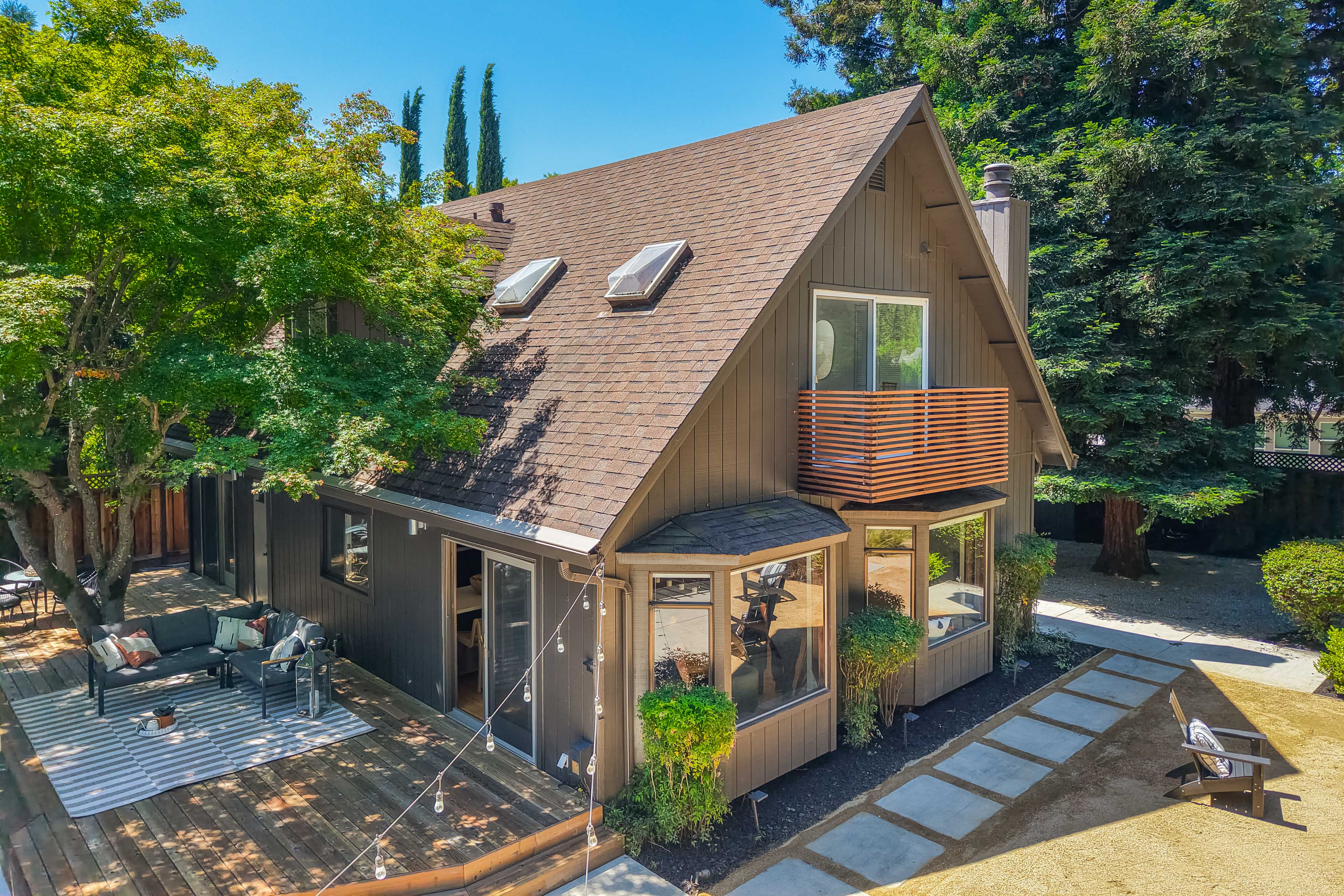  Exceptional Creekside Home in Desirable Saranap - 物件實景