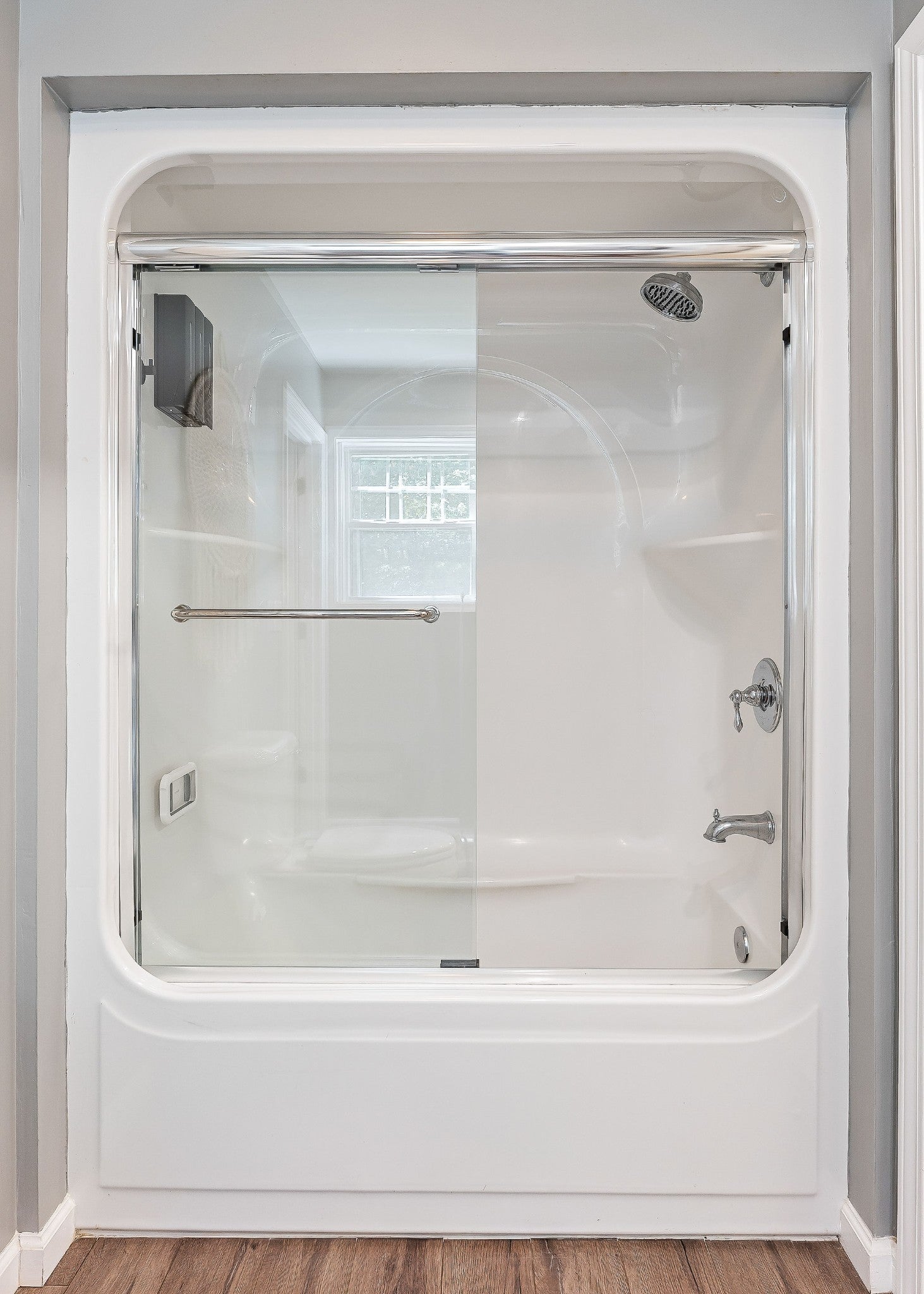 Smithville, Tennessee, 37166, United States, 1 Bedroom Bedrooms, ,4 BathroomsBathrooms,Residential,For Sale,2006606