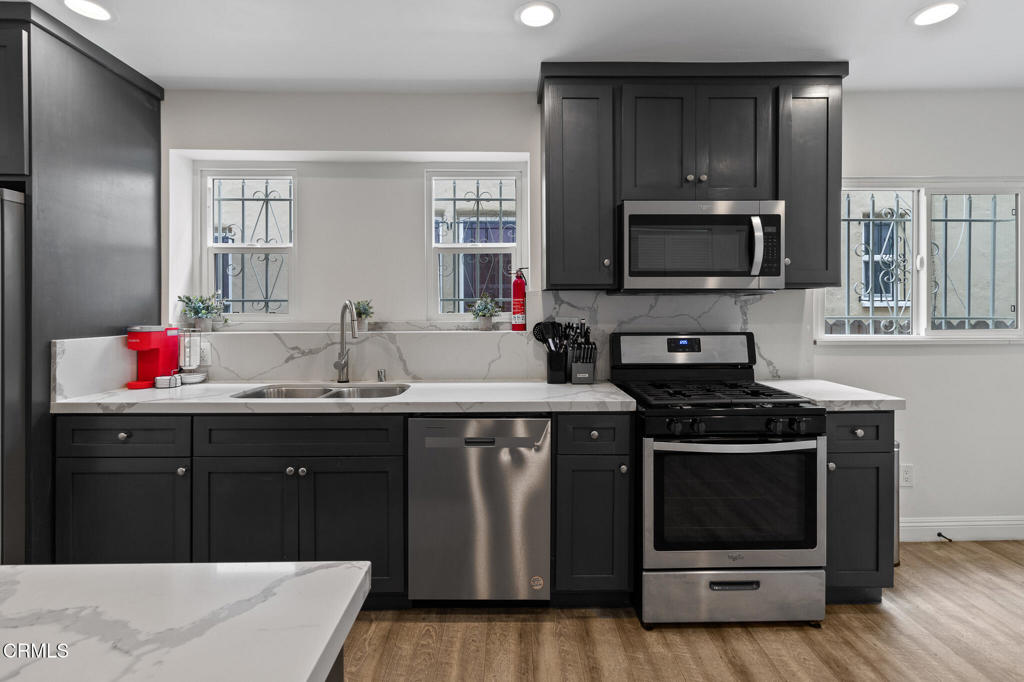 Los Angeles, California, 90035, United States, ,Residential,For Sale,1691195