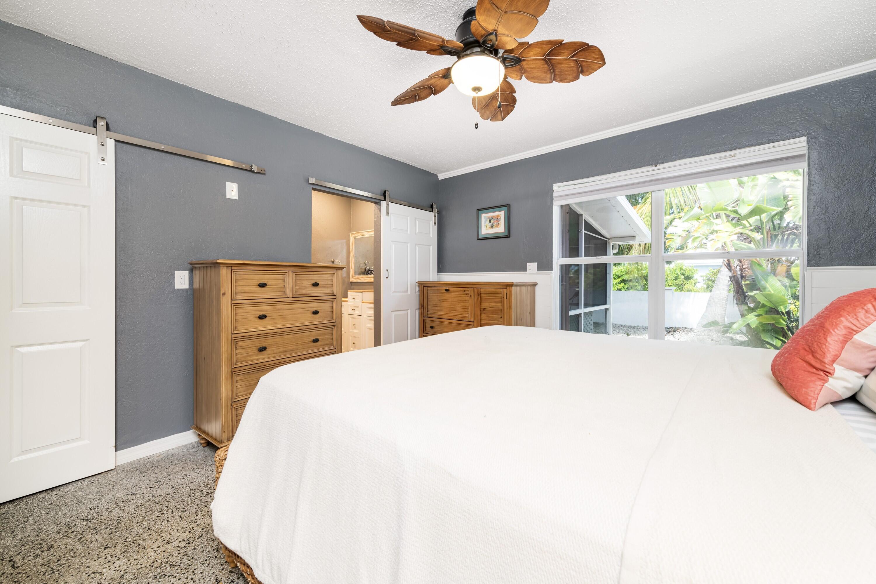 MARATHON, Florida, 33050, United States, 3 Bedrooms Bedrooms, ,2 BathroomsBathrooms,Residential,For Sale,1896234