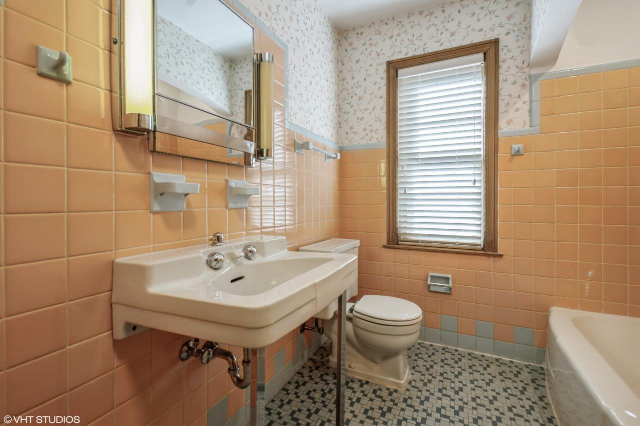 7527 W Wabansia Avenue W, Elmwood Park, Illinois, 60707, United States, 4 Bedrooms Bedrooms, ,4 BathroomsBathrooms,Residential,For Sale,7527 w wabansia AVE w,1635528