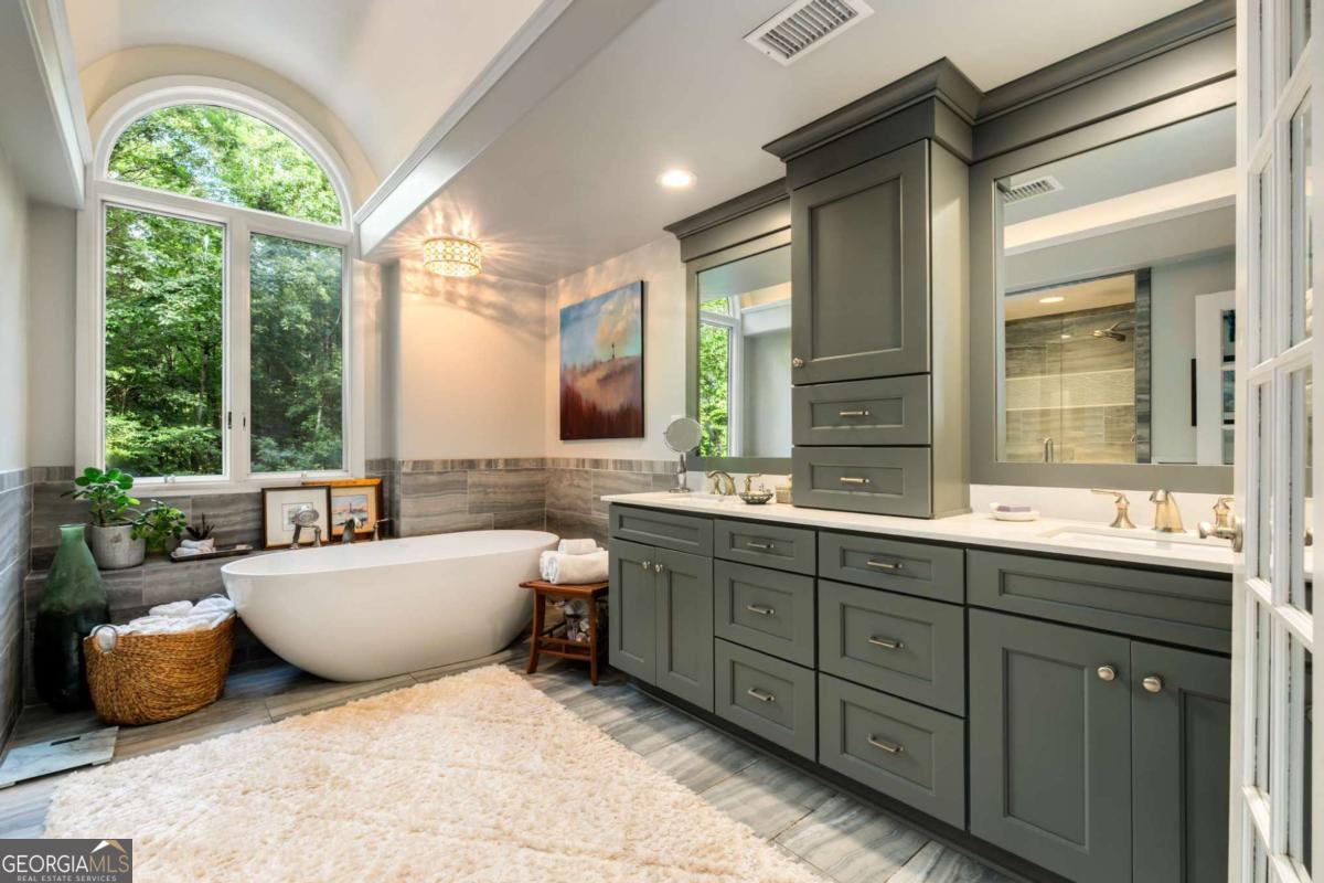 Dawsonville, Georgia, 30534, United States, 4 Bedrooms Bedrooms, ,4 BathroomsBathrooms,Residential,For Sale,1989669