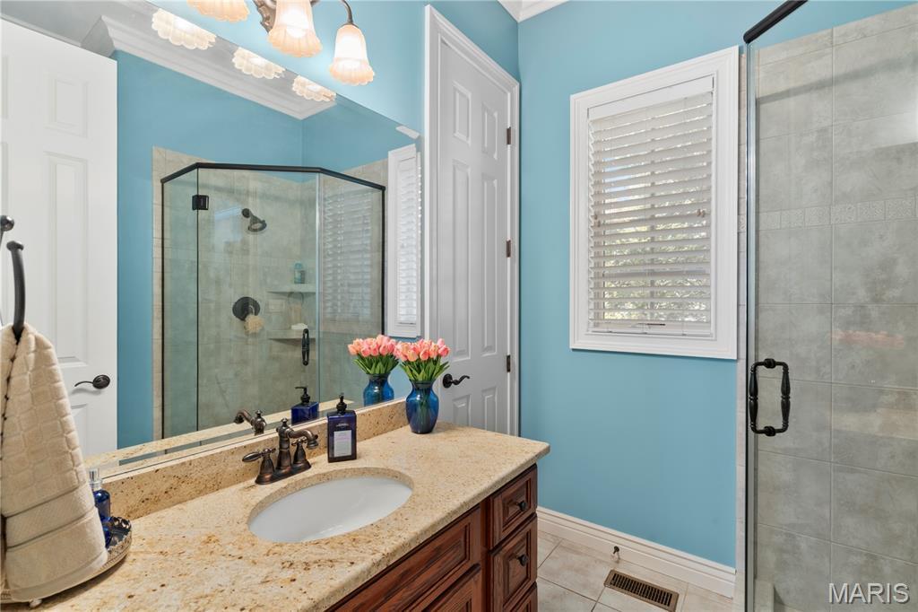 Charleston, Missouri, 63834, United States, 4 Bedrooms Bedrooms, ,6 BathroomsBathrooms,Residential,For Sale,1974839