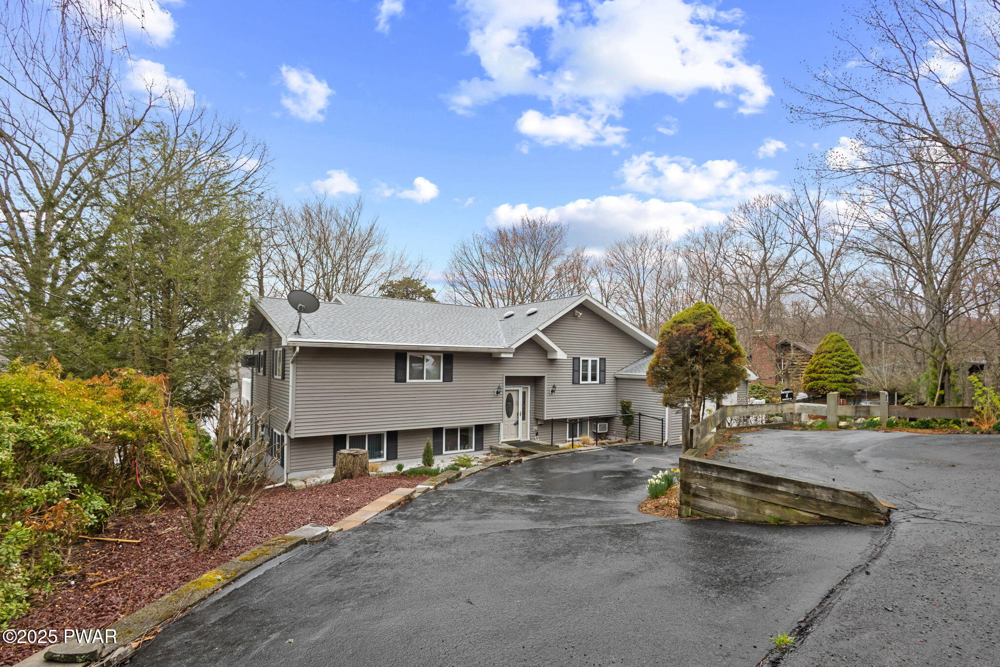 Lakeville, Pennsylvania, 18438, United States, 3 Bedrooms Bedrooms, ,3 BathroomsBathrooms,Residential,For Sale,1765507