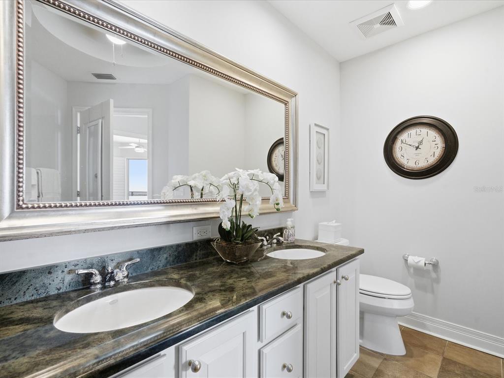 Tampa, Florida, 33602, United States, 2 Bedrooms Bedrooms, ,3 BathroomsBathrooms,Residential,For Sale,2003019