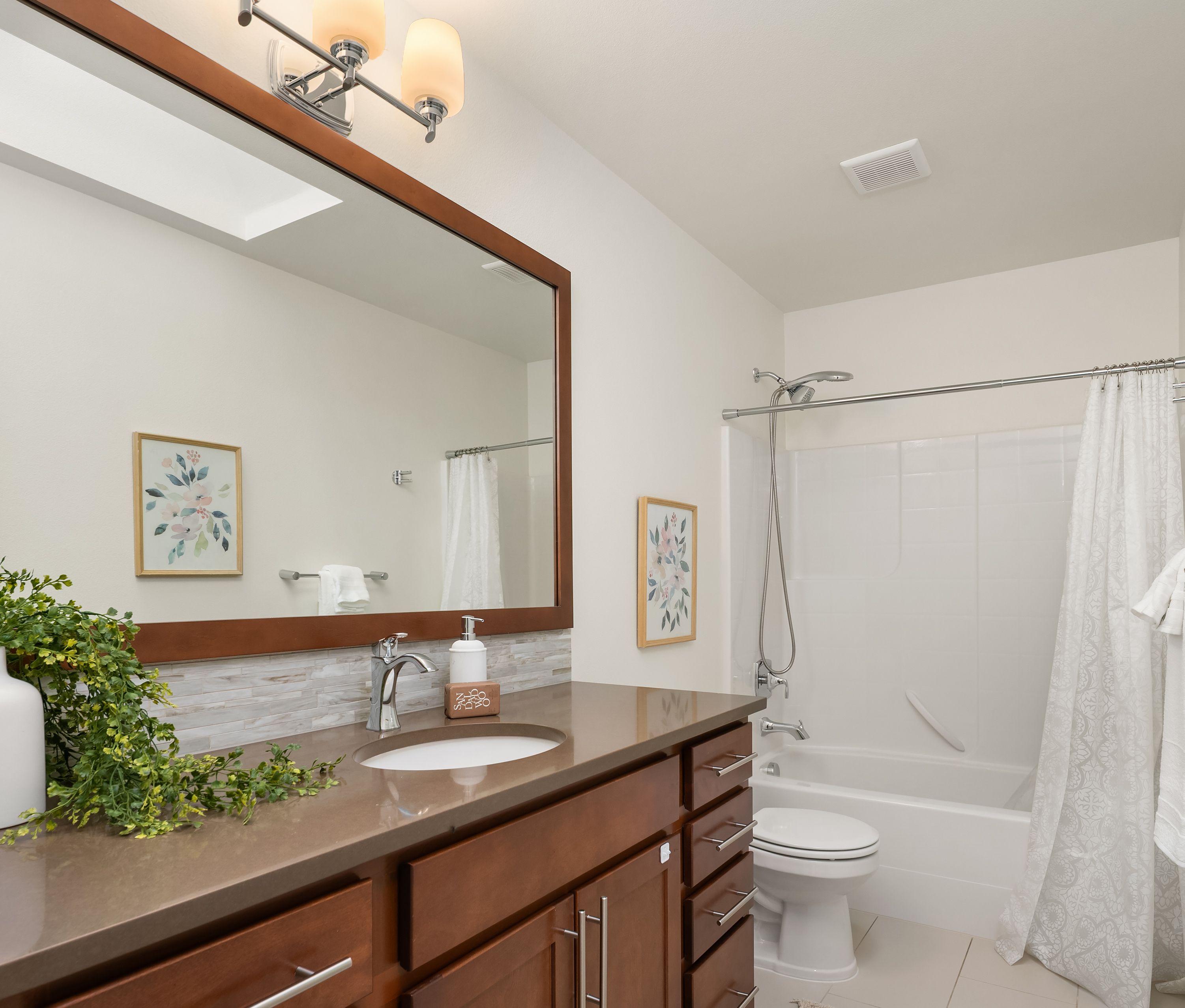  8826 41st St S, Seattle, WA 98118 - 物件實景