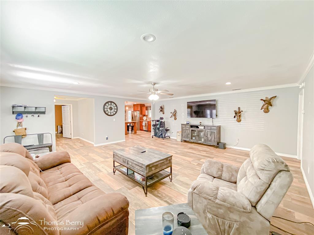 Clyde, Texas, 79510, United States, 3 Bedrooms Bedrooms, ,2 BathroomsBathrooms,Residential,For Sale,1898763