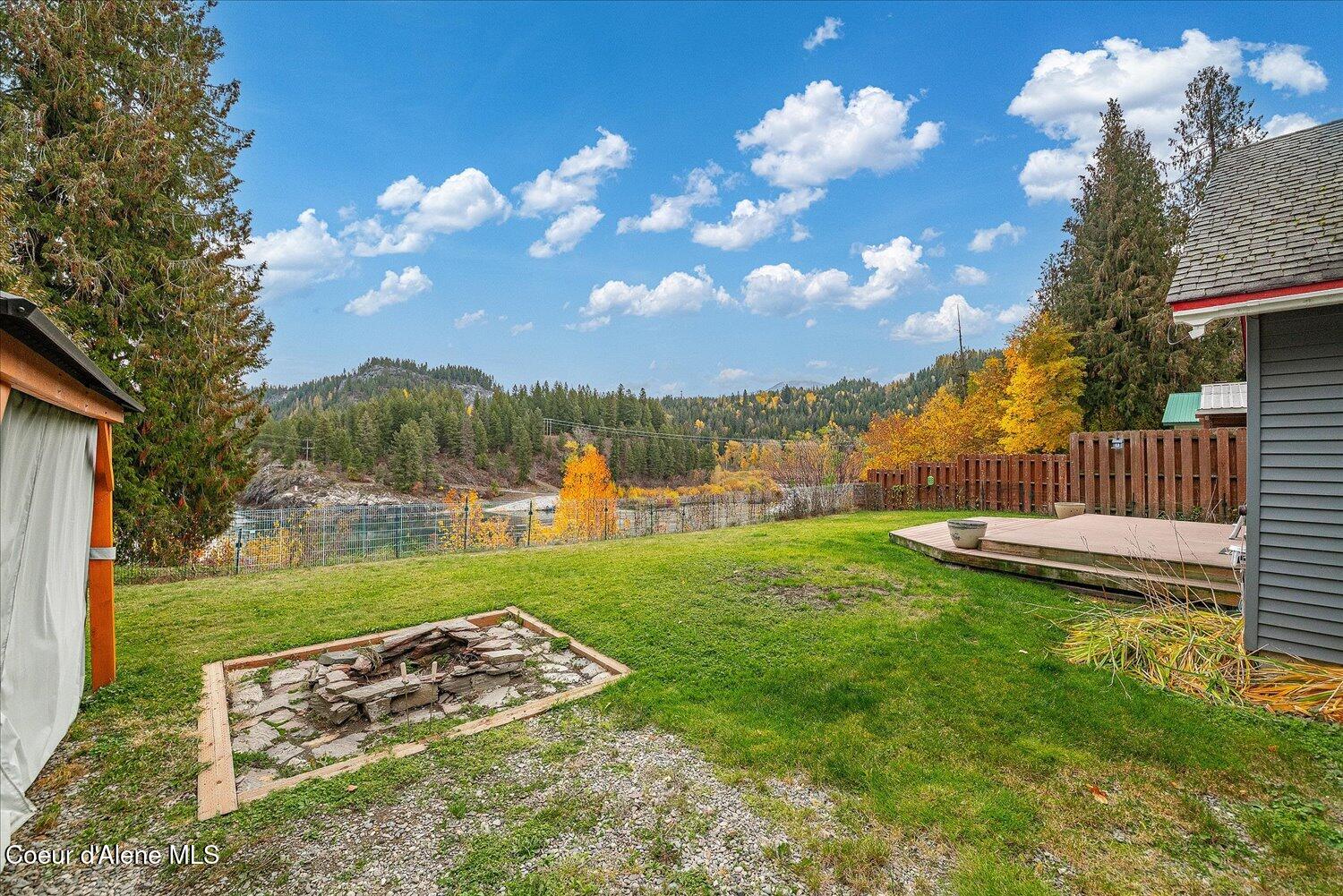 Metaline Falls, Washington, 99153, United States, 5 Bedrooms Bedrooms, ,3 BathroomsBathrooms,Residential,For Sale,1980097