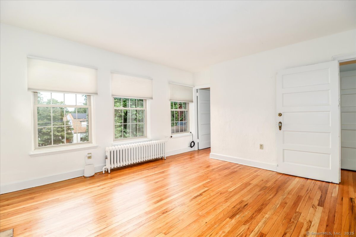 North Haven, Connecticut, 06473, United States, 4 Bedrooms Bedrooms, ,3 BathroomsBathrooms,Residential,For Sale,1940300