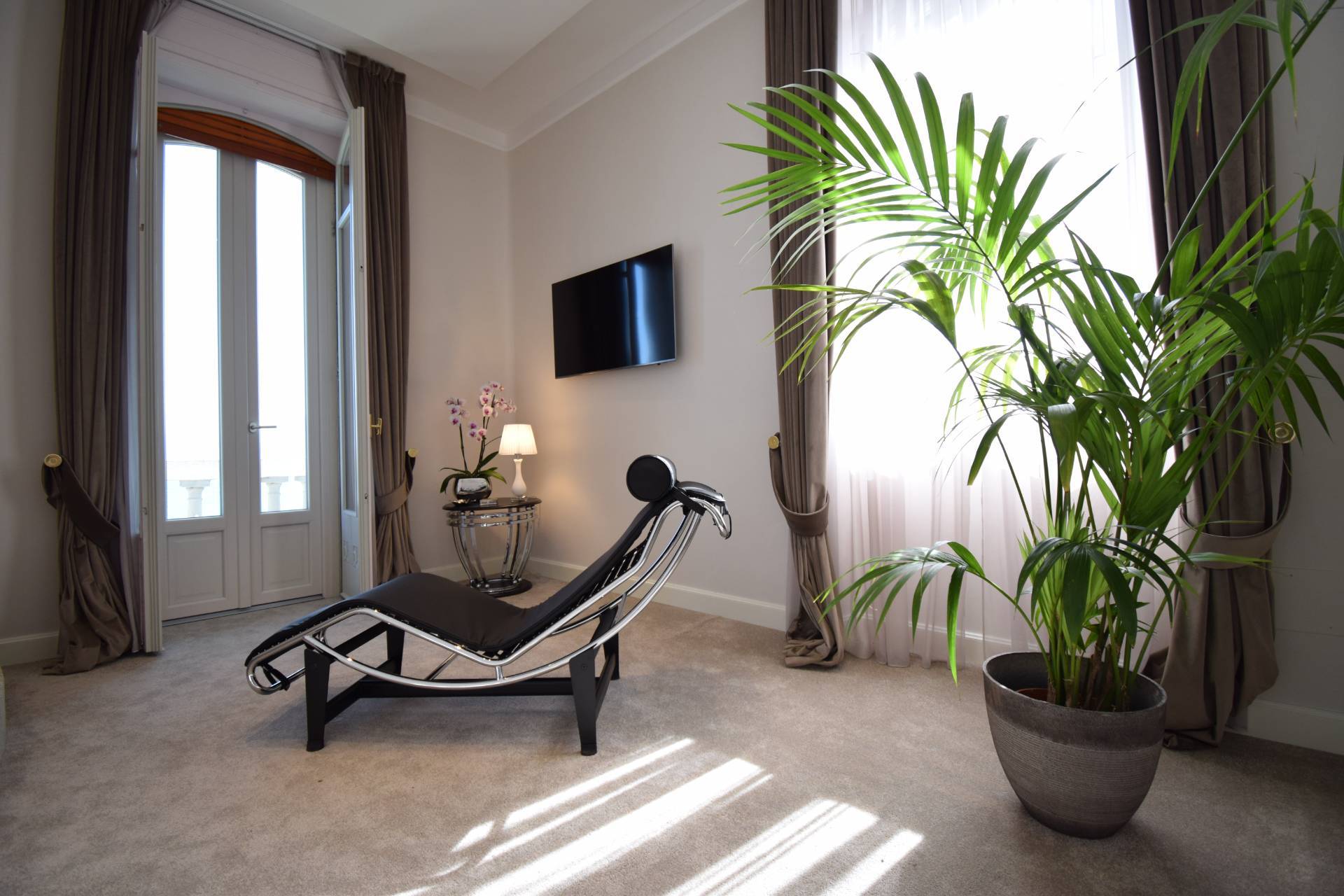 Desenzano del Garda, Brescia, 25015, IT, 4 Bedrooms Bedrooms, ,4 BathroomsBathrooms,Residential,For Sale,1826447