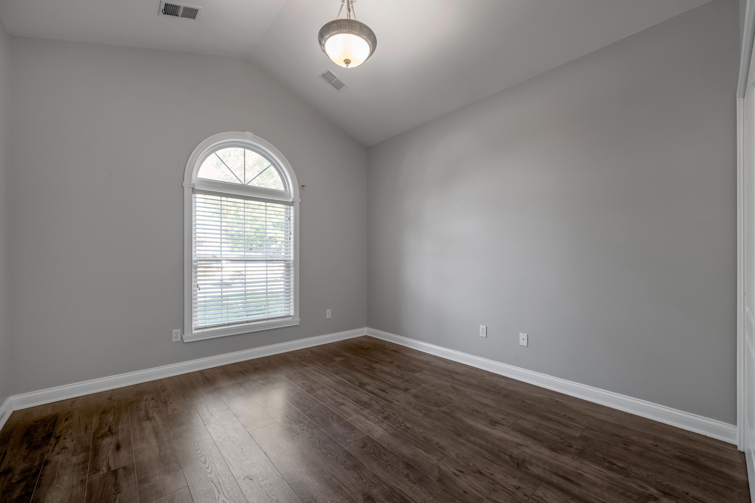  3253 Drayton Place - 物件實景