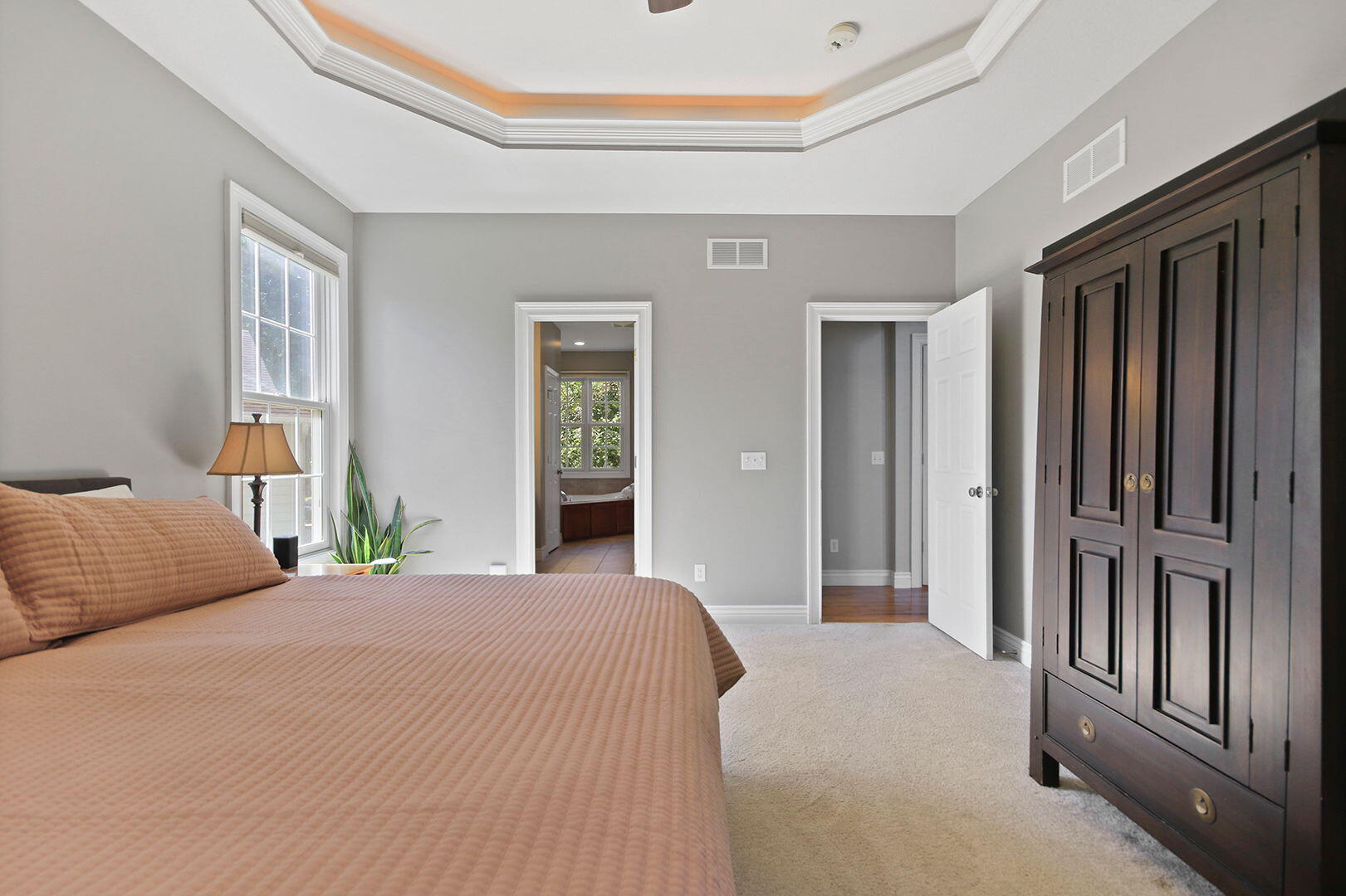 COLUMBIA, Missouri, 65203, United States, 5 Bedrooms Bedrooms, ,4 BathroomsBathrooms,Residential,For Sale,1983136