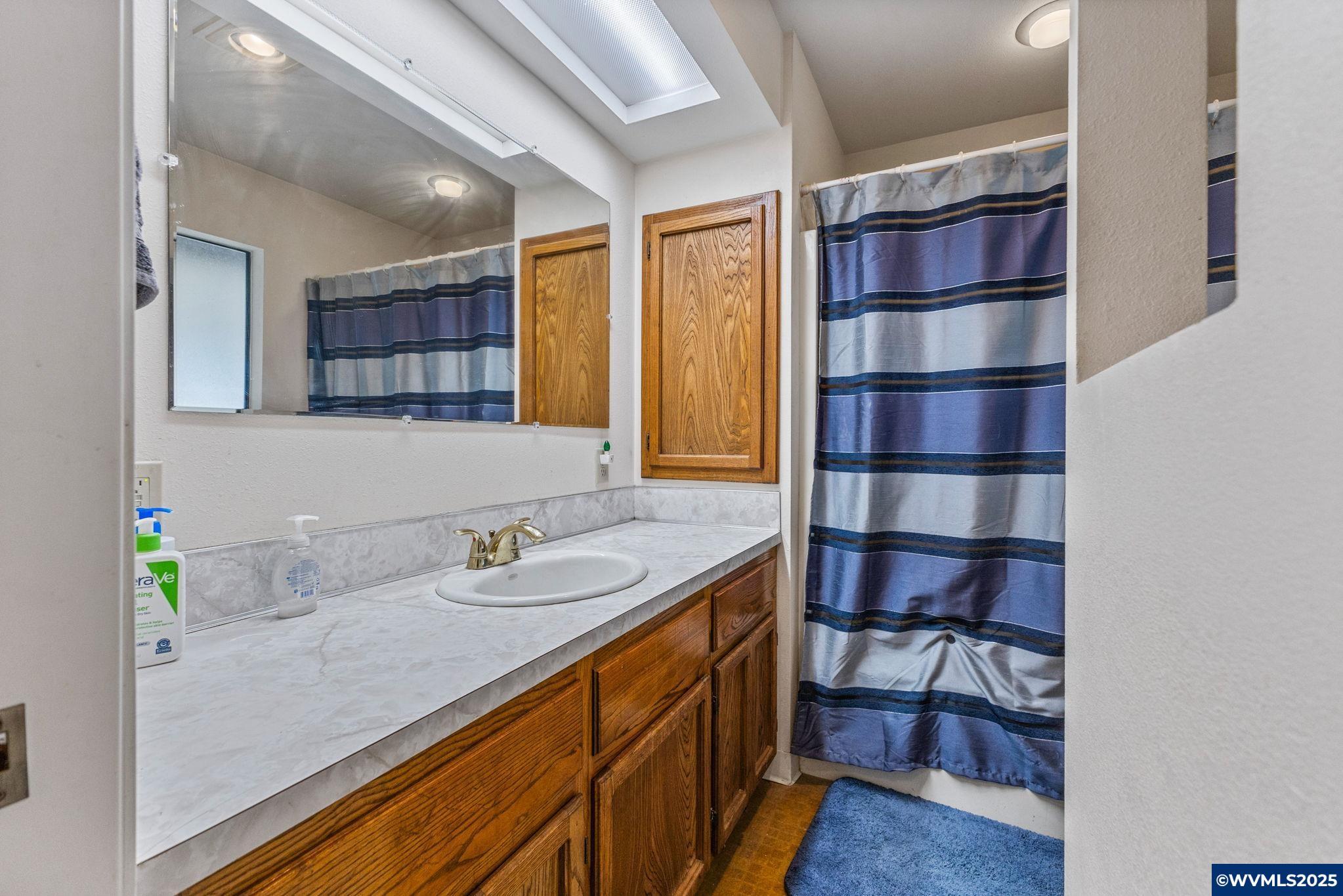 Salem, Oregon, 97317, United States, 6 Bedrooms Bedrooms, ,4 BathroomsBathrooms,Residential,For Sale,1907715
