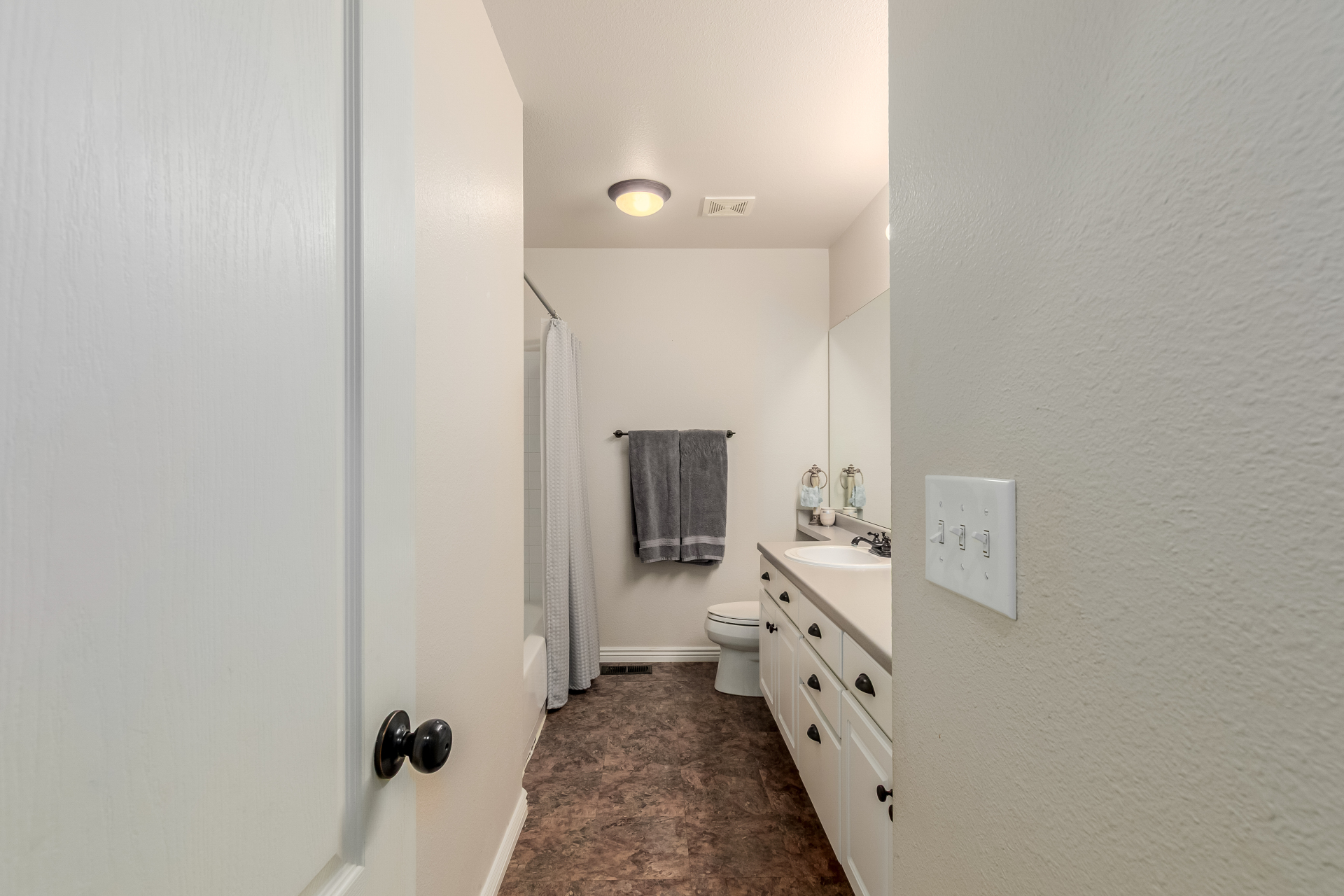 Highlands Ranch, Colorado, 80129, United States, 4 Bedrooms Bedrooms, ,3 BathroomsBathrooms,Residential,For Sale,1987308