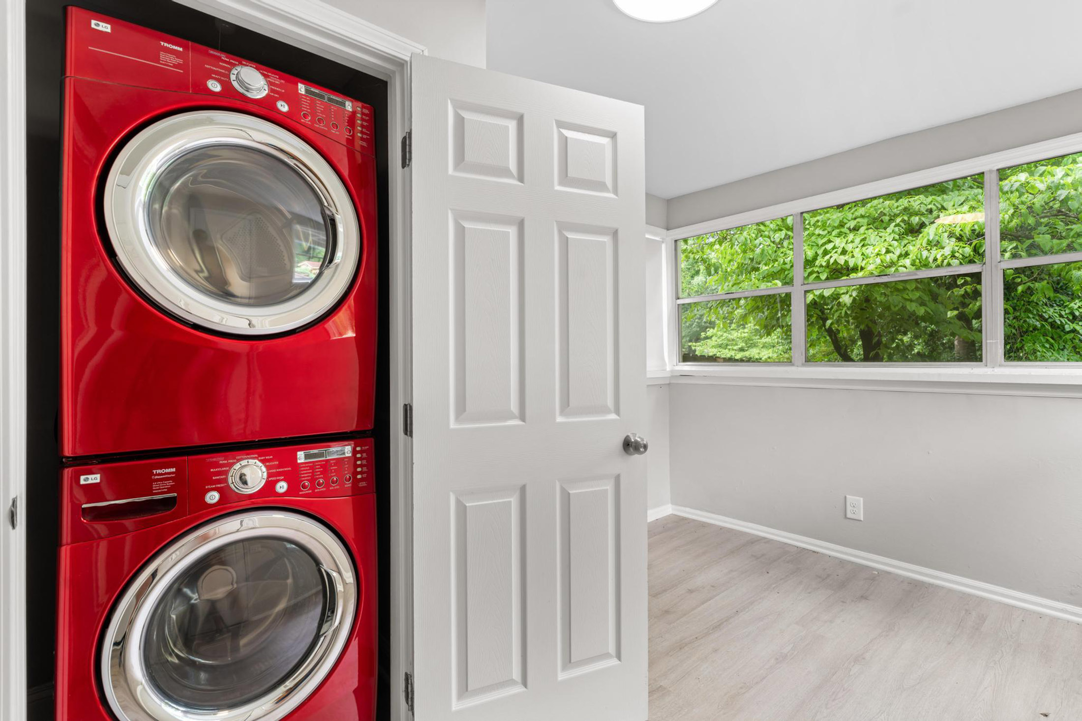  Move-in Ready Four Bedroom Home Offers Intown Convenience - 物件實景