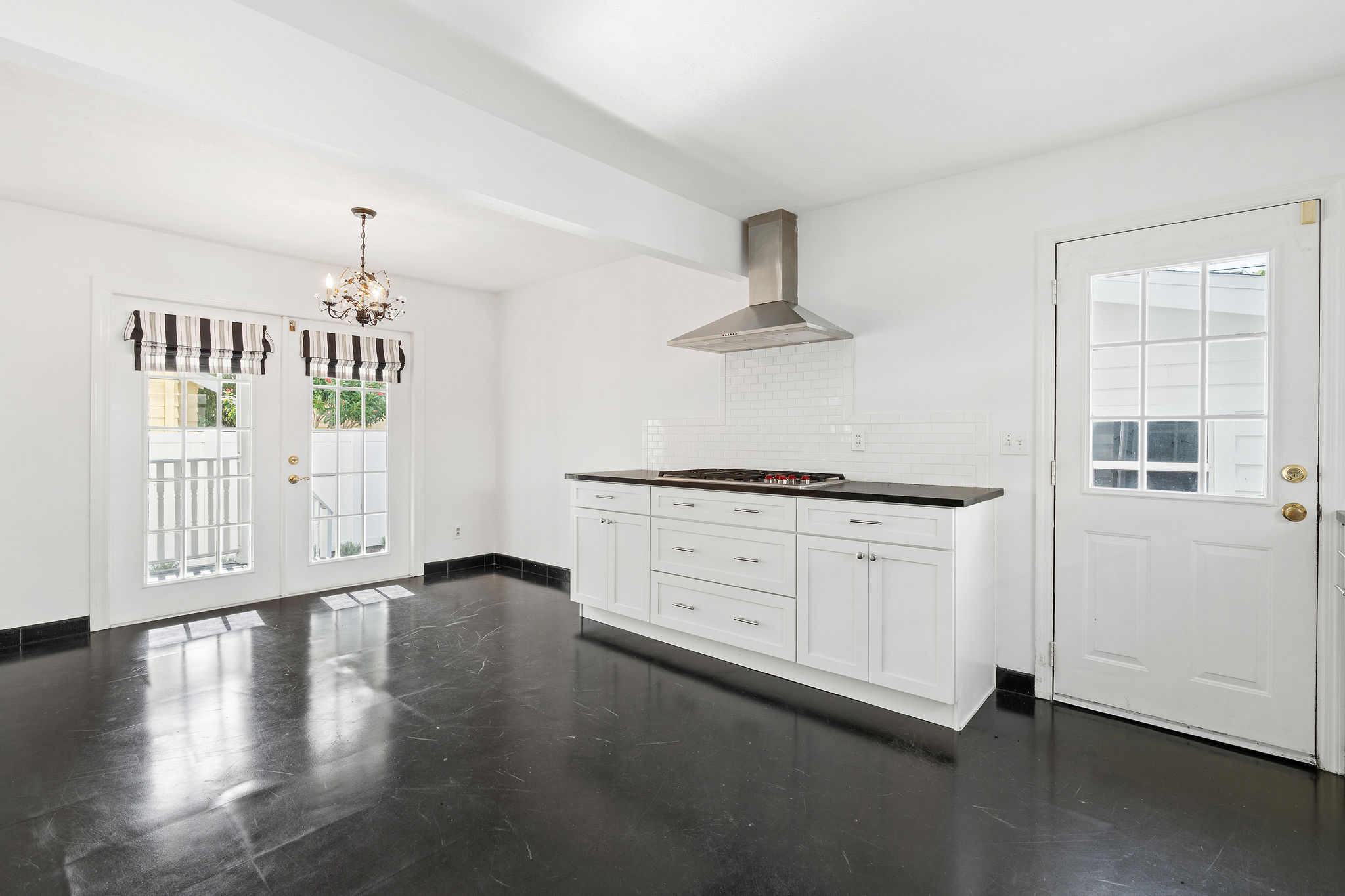 St. Peterburg, Florida, 33704, United States, 4 Bedrooms Bedrooms, ,3 BathroomsBathrooms,Residential,For Sale,2018608