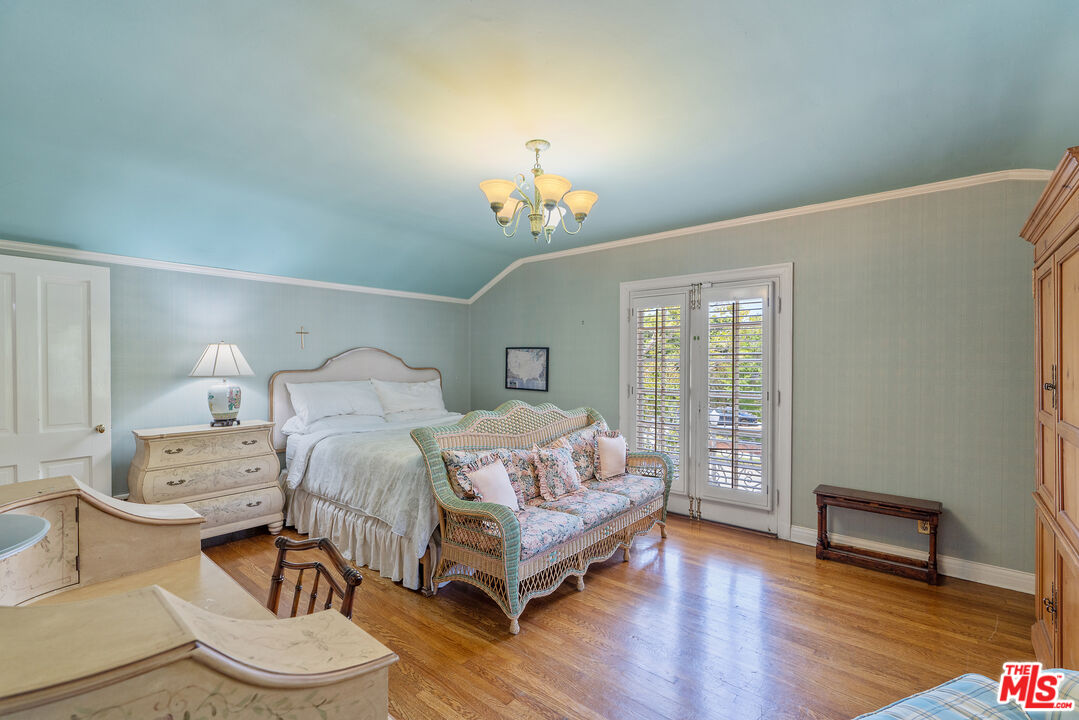 Los Angeles, California, 90004, United States, 6 Bedrooms Bedrooms, ,7 BathroomsBathrooms,Residential,For Sale,1907510