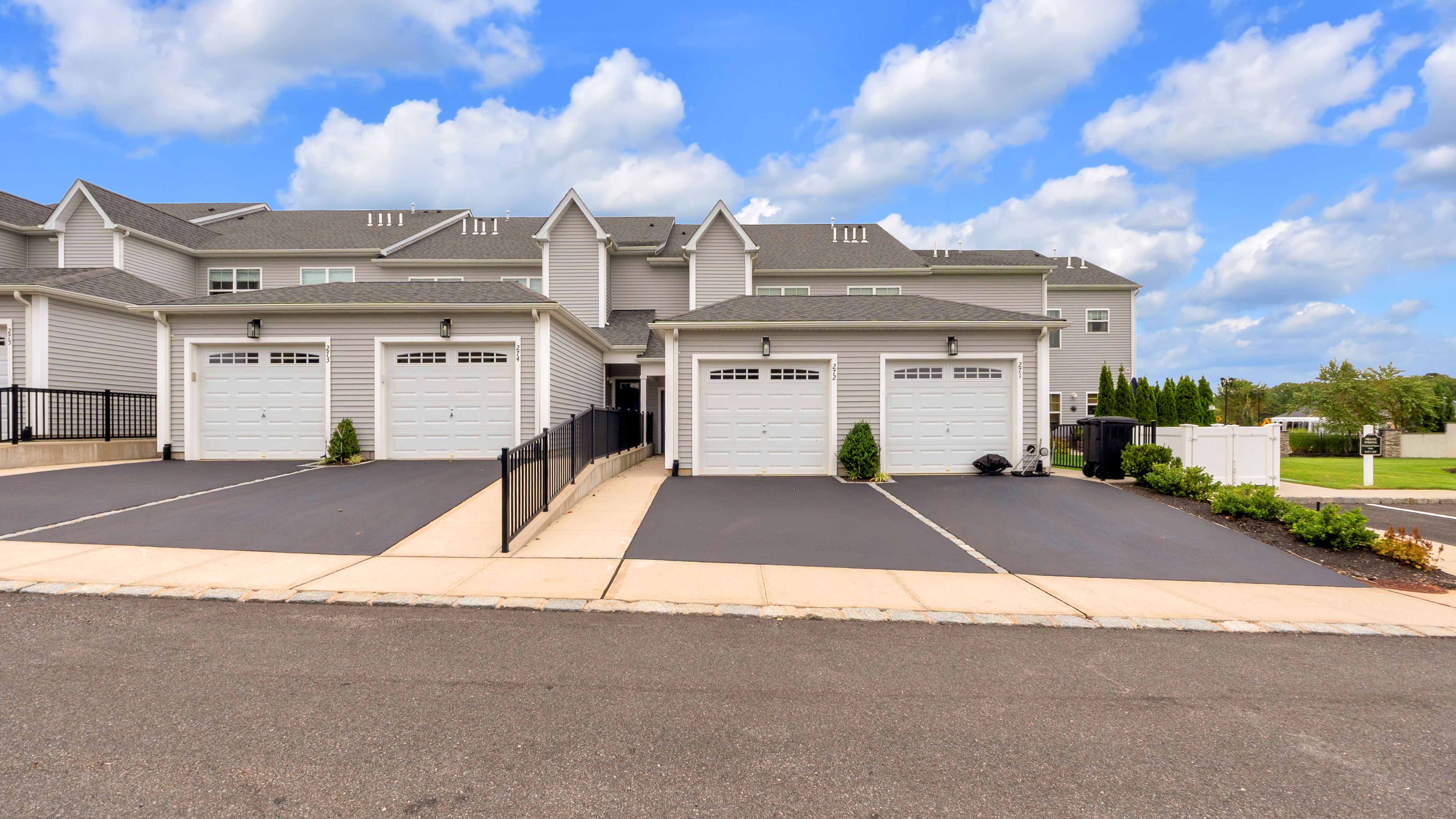  272 Silver Timber Drive, Yaphank, NY, 11980 - 物件實景