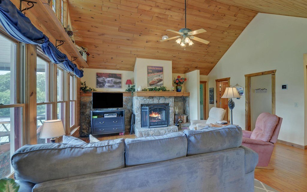 Young Harris, Georgia, 30582, United States, 3 Bedrooms Bedrooms, ,3 BathroomsBathrooms,Residential,For Sale,1974109