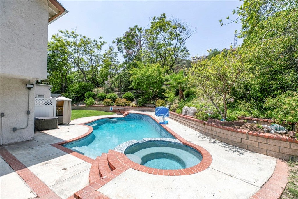 Glendale, California, 91206, United States, 4 Bedrooms Bedrooms, ,3 BathroomsBathrooms,Residential,For Sale,1940917