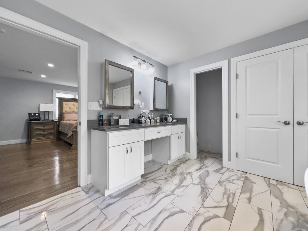 North Andover, Massachusetts, 01845, United States, 3 Bedrooms Bedrooms, ,4 BathroomsBathrooms,Residential,For Sale,2005973