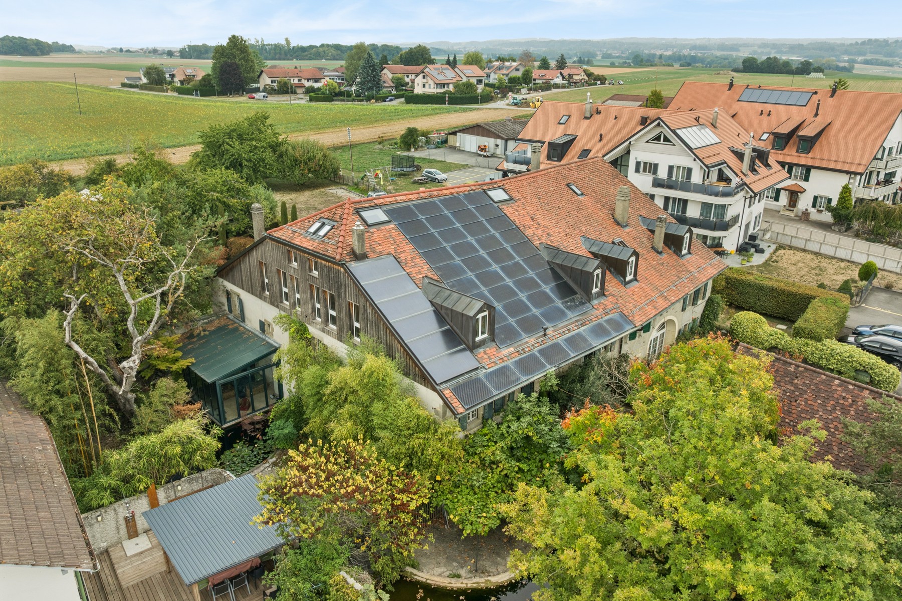  An exceptional village home in the heart of Sullens - 物件實景