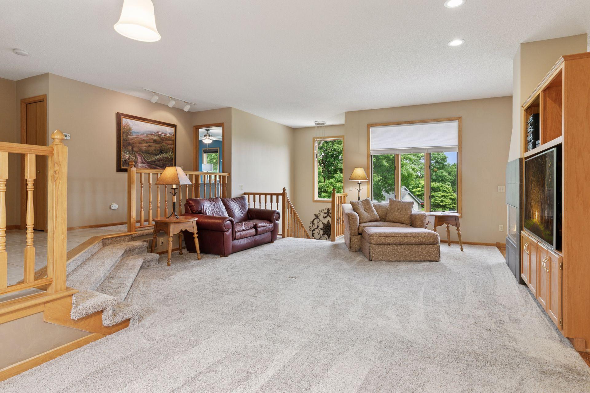 Lakeville, Minnesota, 55044, United States, 4 Bedrooms Bedrooms, ,1 BathroomBathrooms,Residential,For Sale,1867089