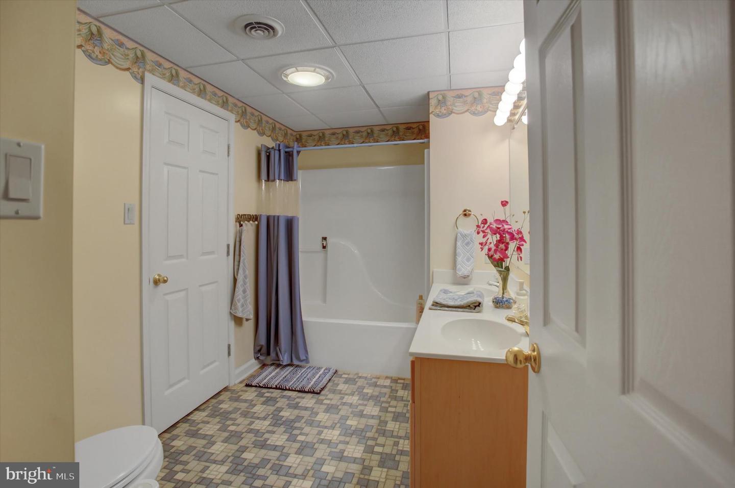 Chambersburg, Pennsylvania, 17202, United States, 5 Bedrooms Bedrooms, ,6 BathroomsBathrooms,Residential,For Sale,1989609