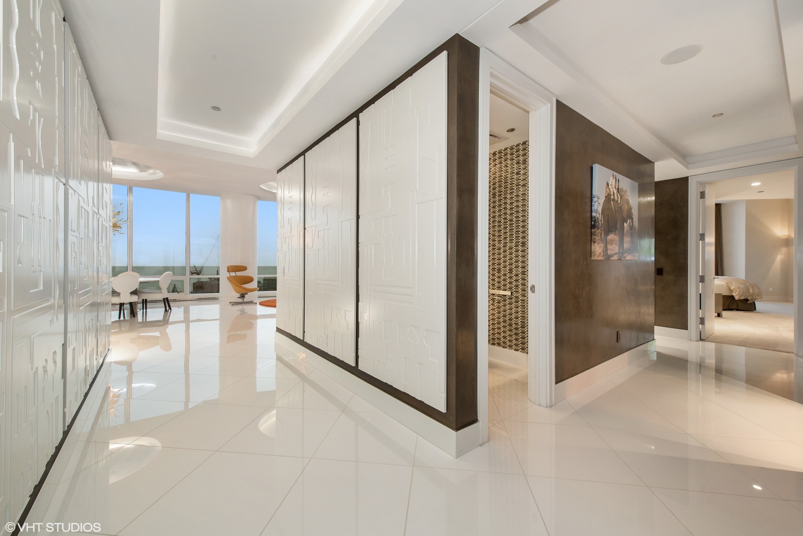 Chicago, Illinois, 60611, United States, 3 Bedrooms Bedrooms, ,5 BathroomsBathrooms,Residential,For Sale,1940943