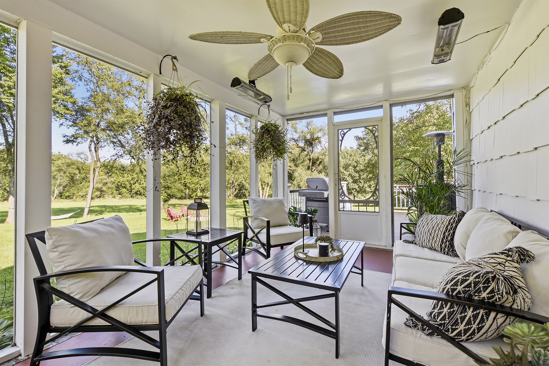  Immaculate Custom Colonial Located on a Traditional Country Setting - 物件實景