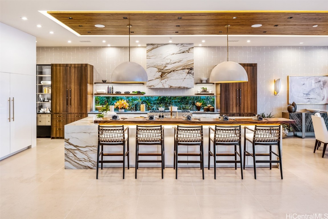 Honolulu, Hawaii, 96816, United States, 5 Bedrooms Bedrooms, ,8 BathroomsBathrooms,Residential,For Sale,1705009