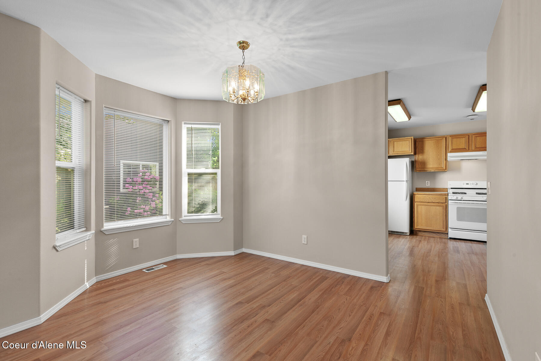 Hayden, Idaho, 83835, United States, 4 Bedrooms Bedrooms, ,3 BathroomsBathrooms,Residential,For Sale,1909154