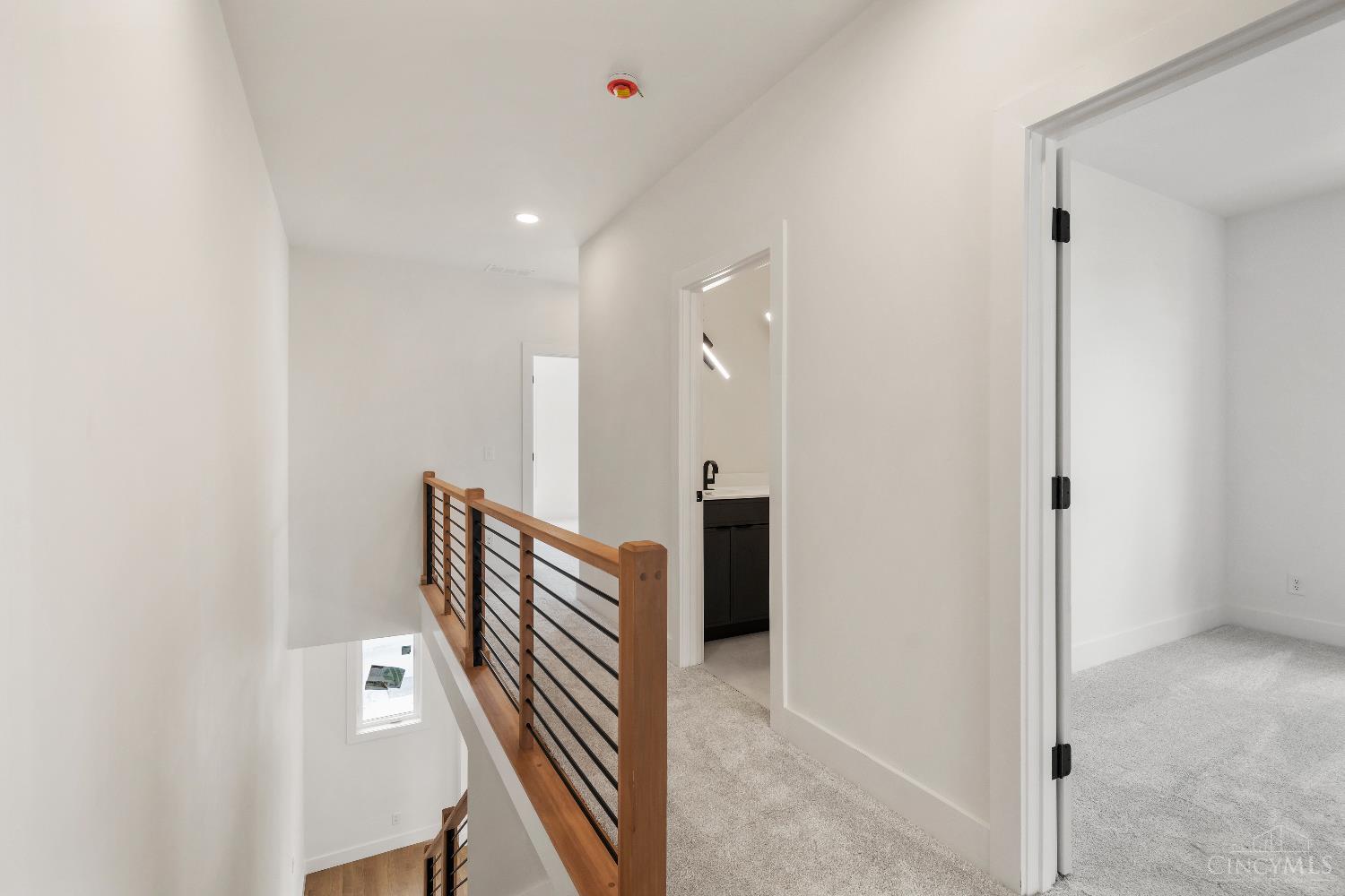 Cincinnati, Ohio, 45209, United States, 3 Bedrooms Bedrooms, ,3 BathroomsBathrooms,Residential,For Sale,1916921