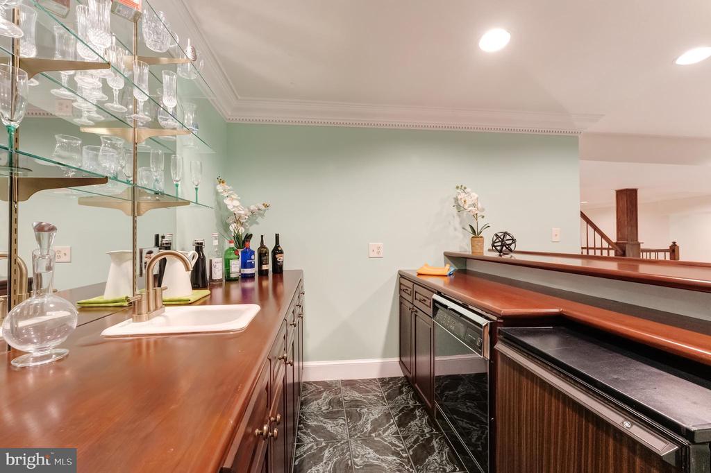 Great Falls, Virginia, 22066, United States, 5 Bedrooms Bedrooms, ,5 BathroomsBathrooms,Residential,For Sale,1900616