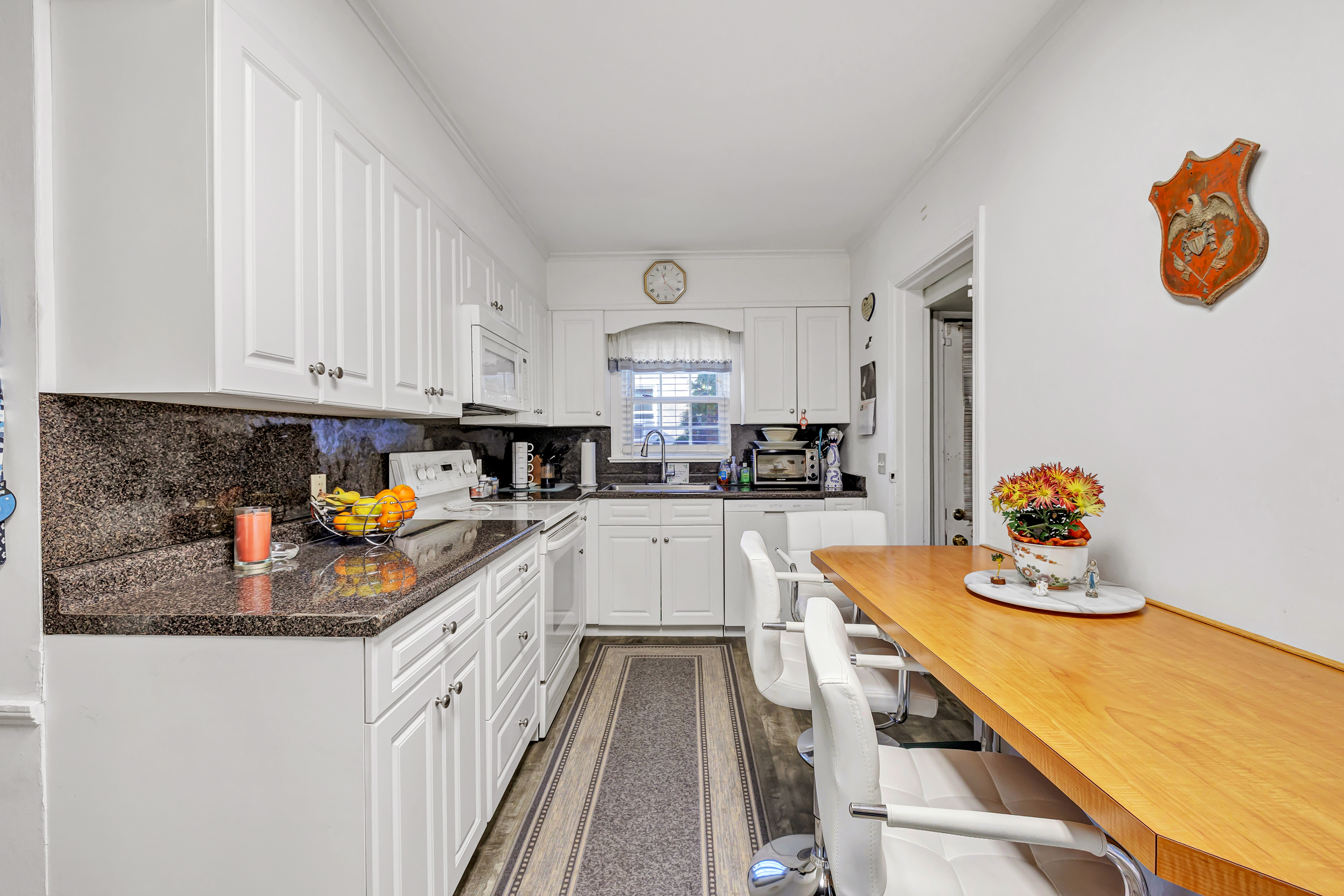 Stratford, Connecticut, 06614, United States, 4 Bedrooms Bedrooms, ,4 BathroomsBathrooms,Residential,For Sale,1996522