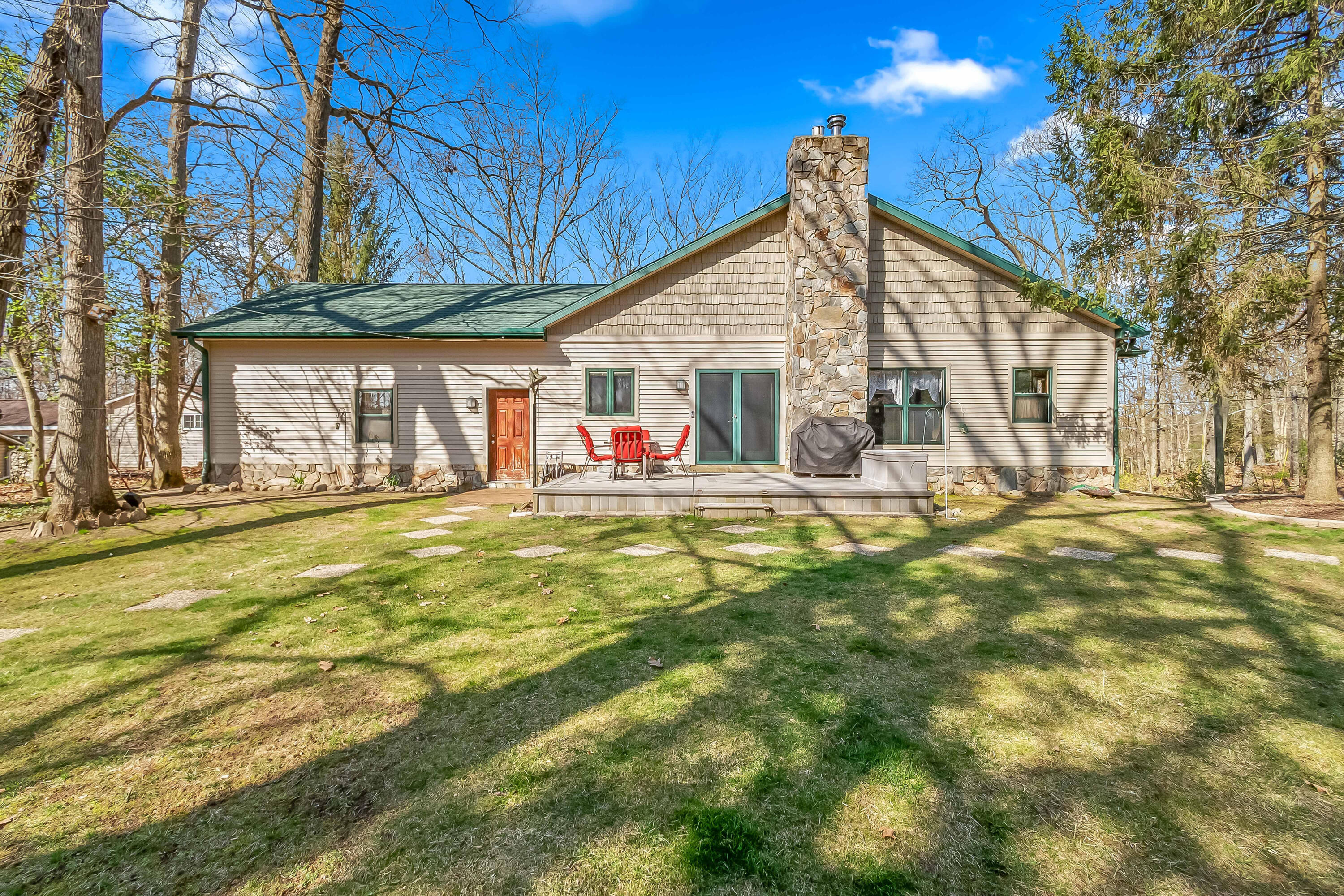 Hillsdale, Michigan, 49242, United States, 5 Bedrooms Bedrooms, ,3 BathroomsBathrooms,Residential,For Sale,1980121