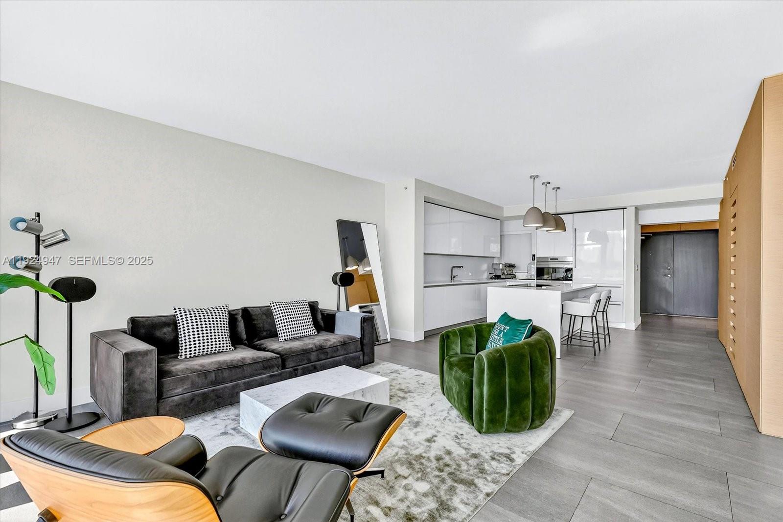 Miami Beach, Florida, 33139, United States, 3 Bedrooms Bedrooms, ,4 BathroomsBathrooms,Residential,For Sale,2003105