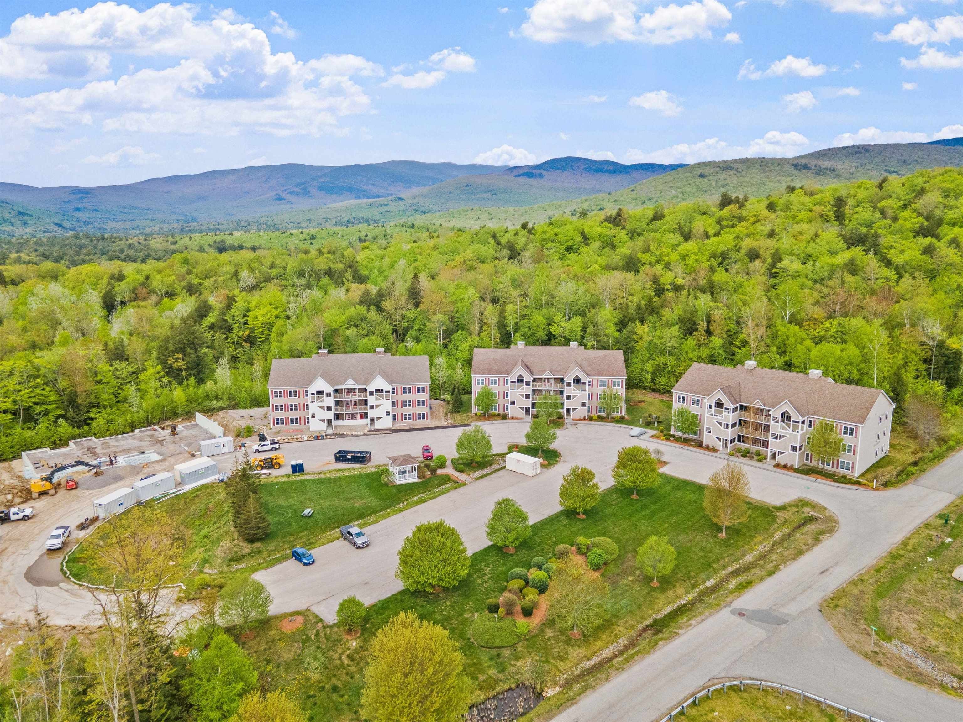 Lincoln, New Hampshire, 03251, United States, 5 Bedrooms Bedrooms, ,4 BathroomsBathrooms,Residential,For Sale,1921797