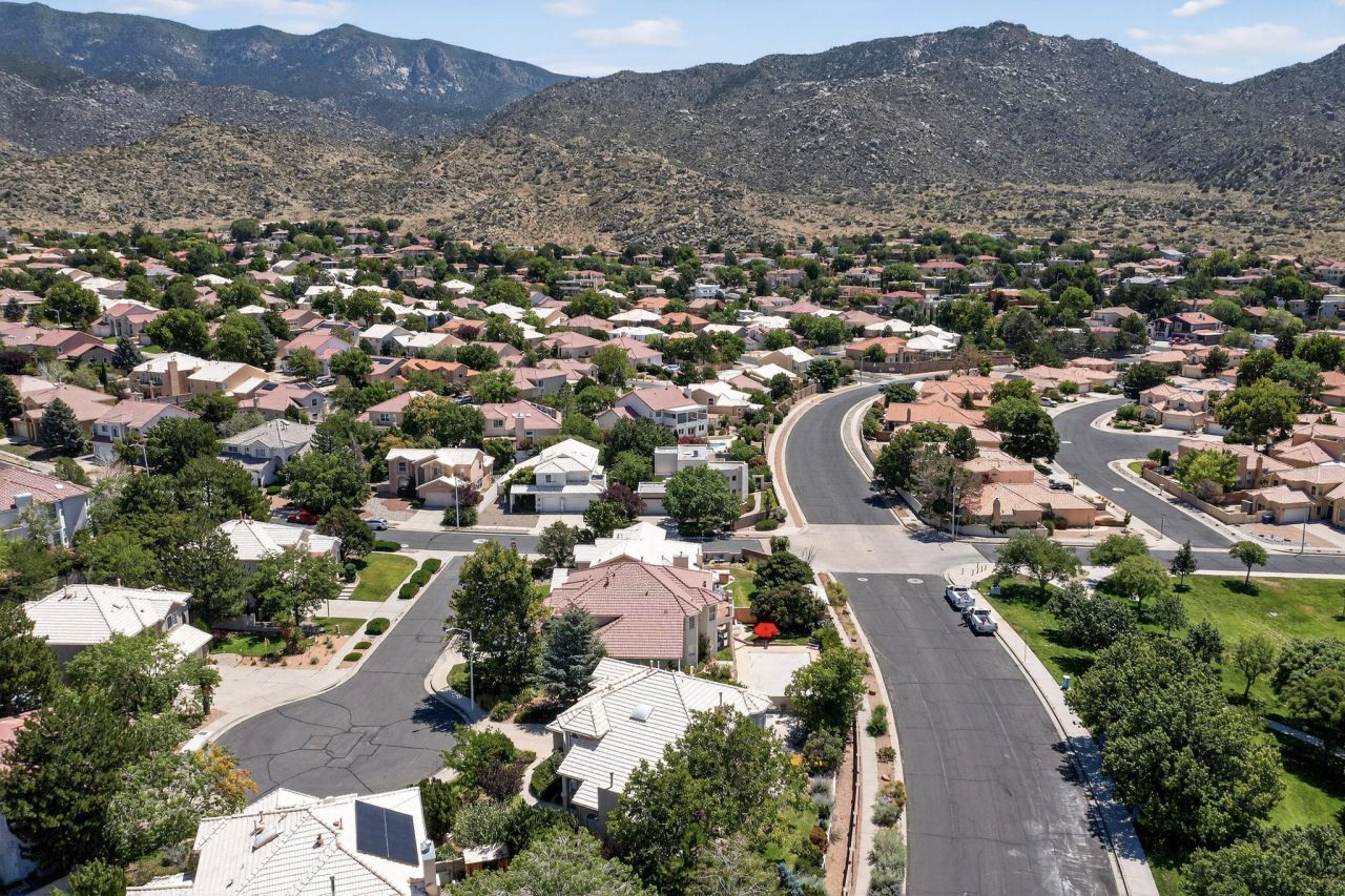 Albuquerque, New Mexico, 87112, United States, 4 Bedrooms Bedrooms, ,3 BathroomsBathrooms,Residential,For Sale,1917546