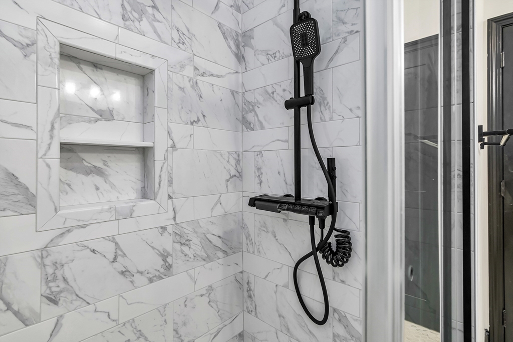 Billerica, Massachusetts, 01821, United States, 4 Bedrooms Bedrooms, ,3 BathroomsBathrooms,Residential,For Sale,1980011