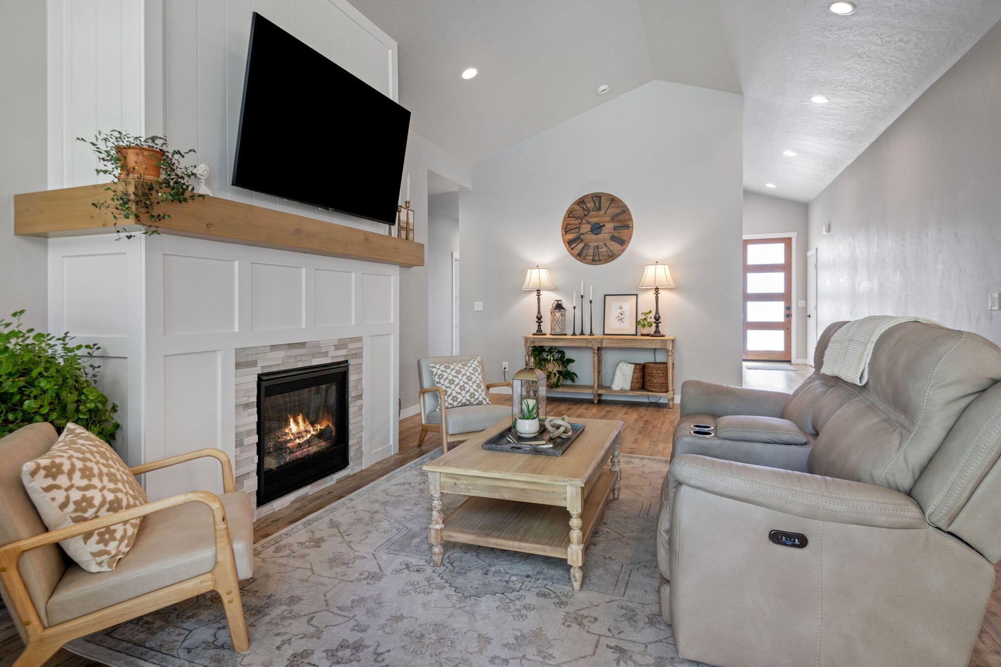 Sisters, Oregon, 97759, United States, 3 Bedrooms Bedrooms, ,2 BathroomsBathrooms,Residential,For Sale,1738926