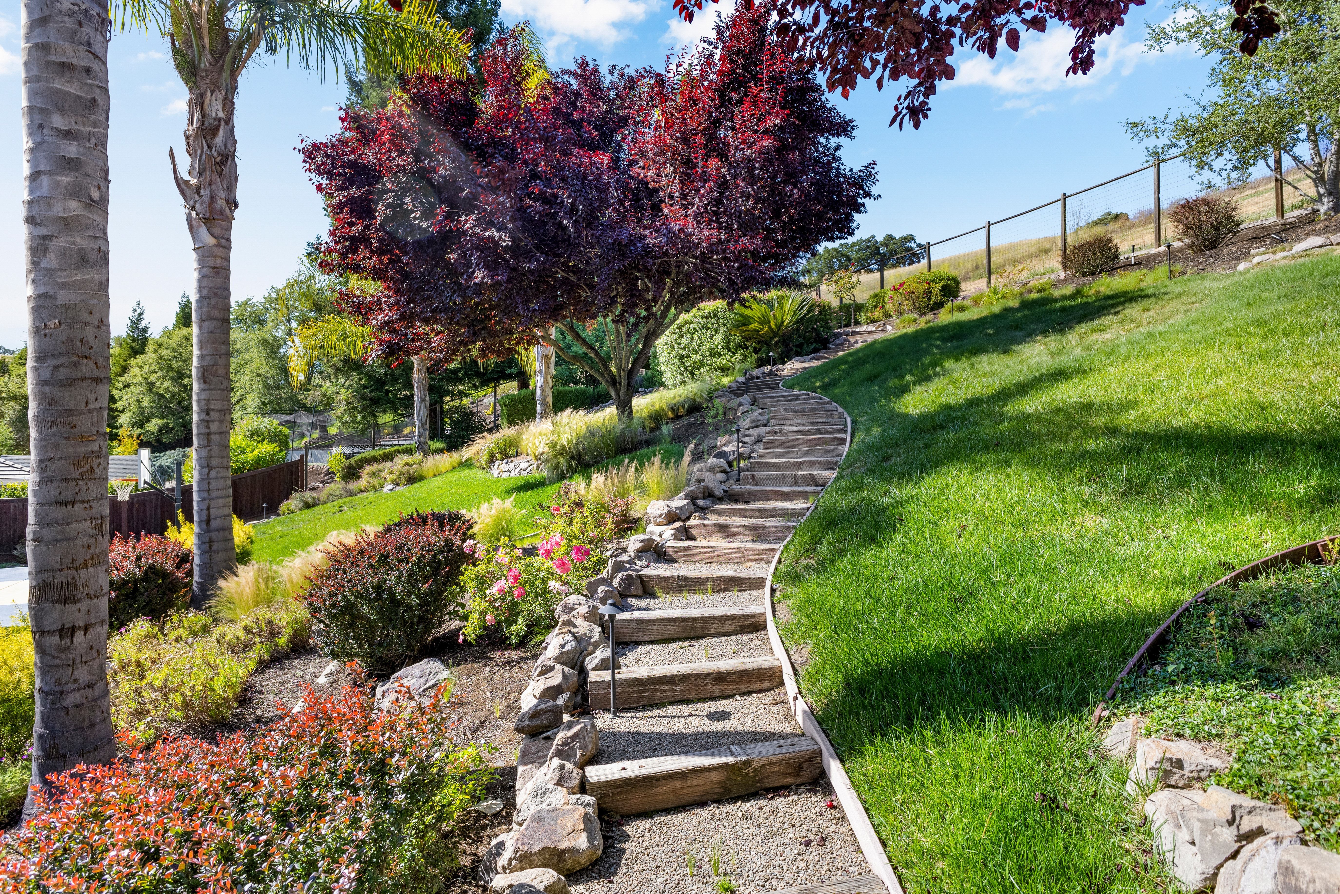  Exceptional Northridge Estates Home on Expansive Private Lot - 物件實景