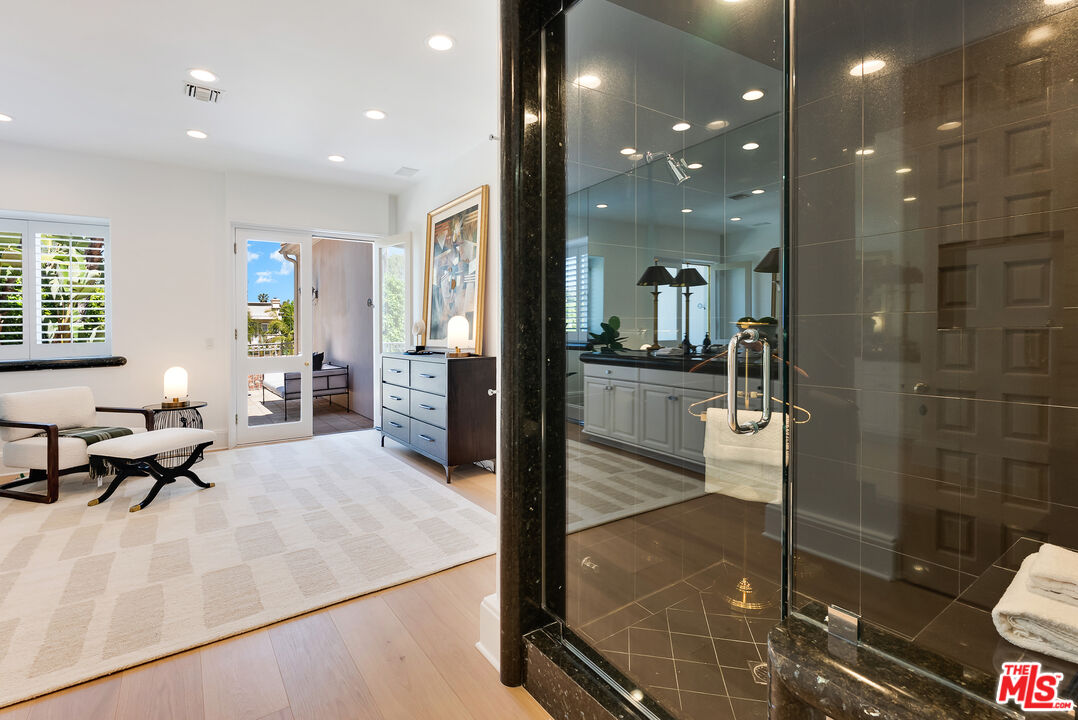 Beverly Hills, California, 90210, United States, 6 Bedrooms Bedrooms, ,8 BathroomsBathrooms,Residential,For Sale,1926509